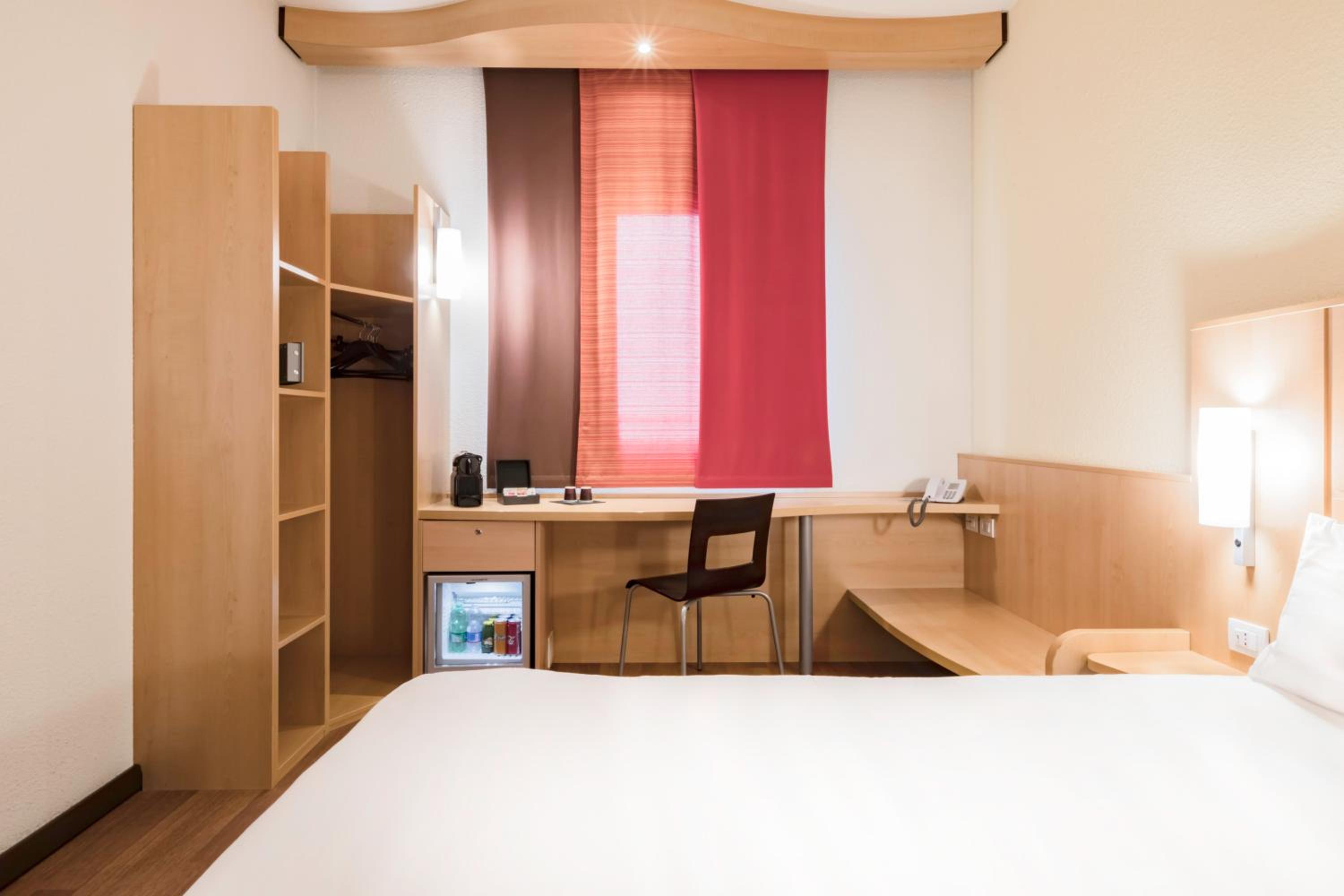 Premium Double Room - Photo 7
