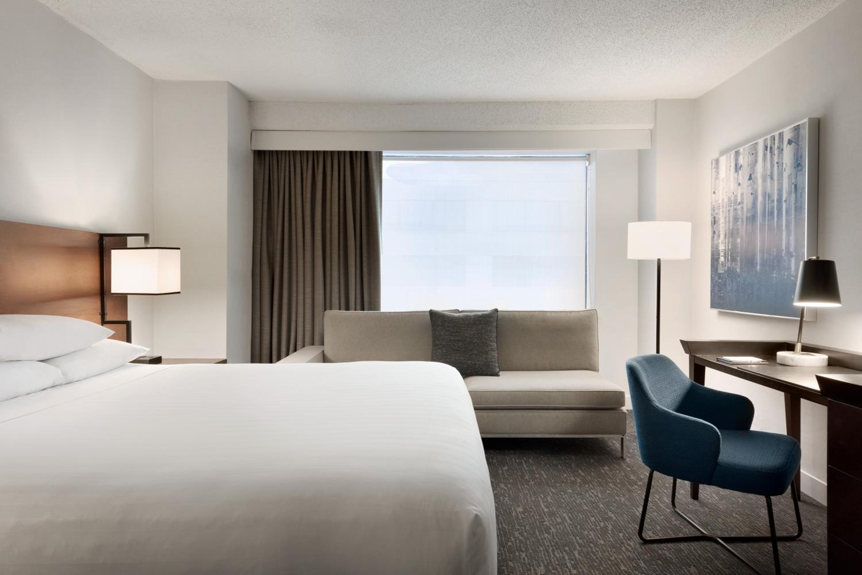 Corner King Room - Photo 2