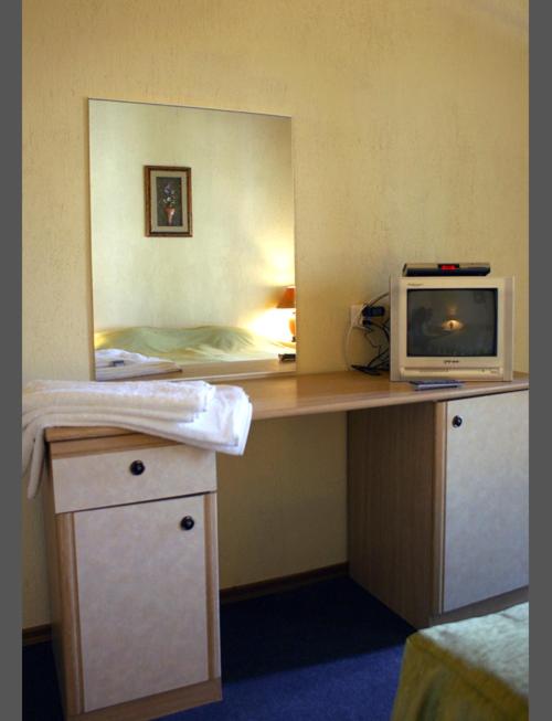 Double Or Twin Room With Extra Bed photo 2