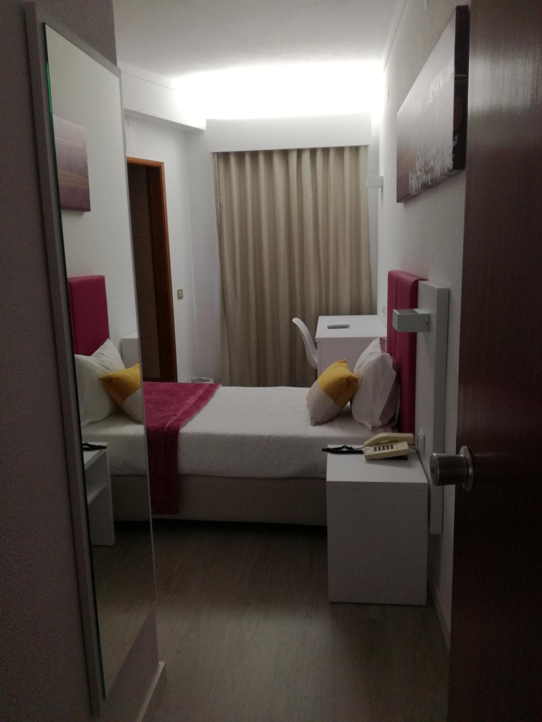 Single Room photo 2