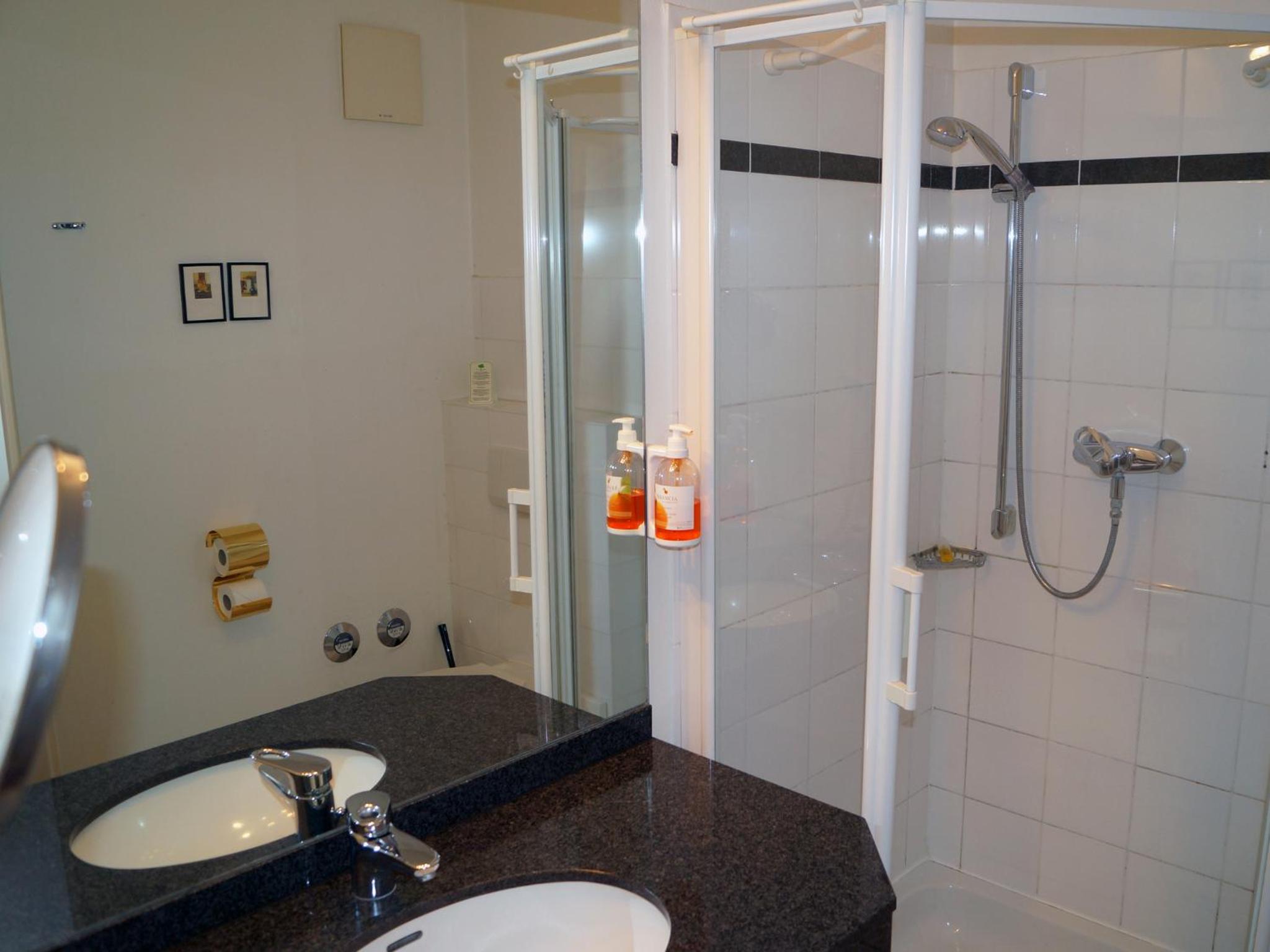 Double Room - Photo 6