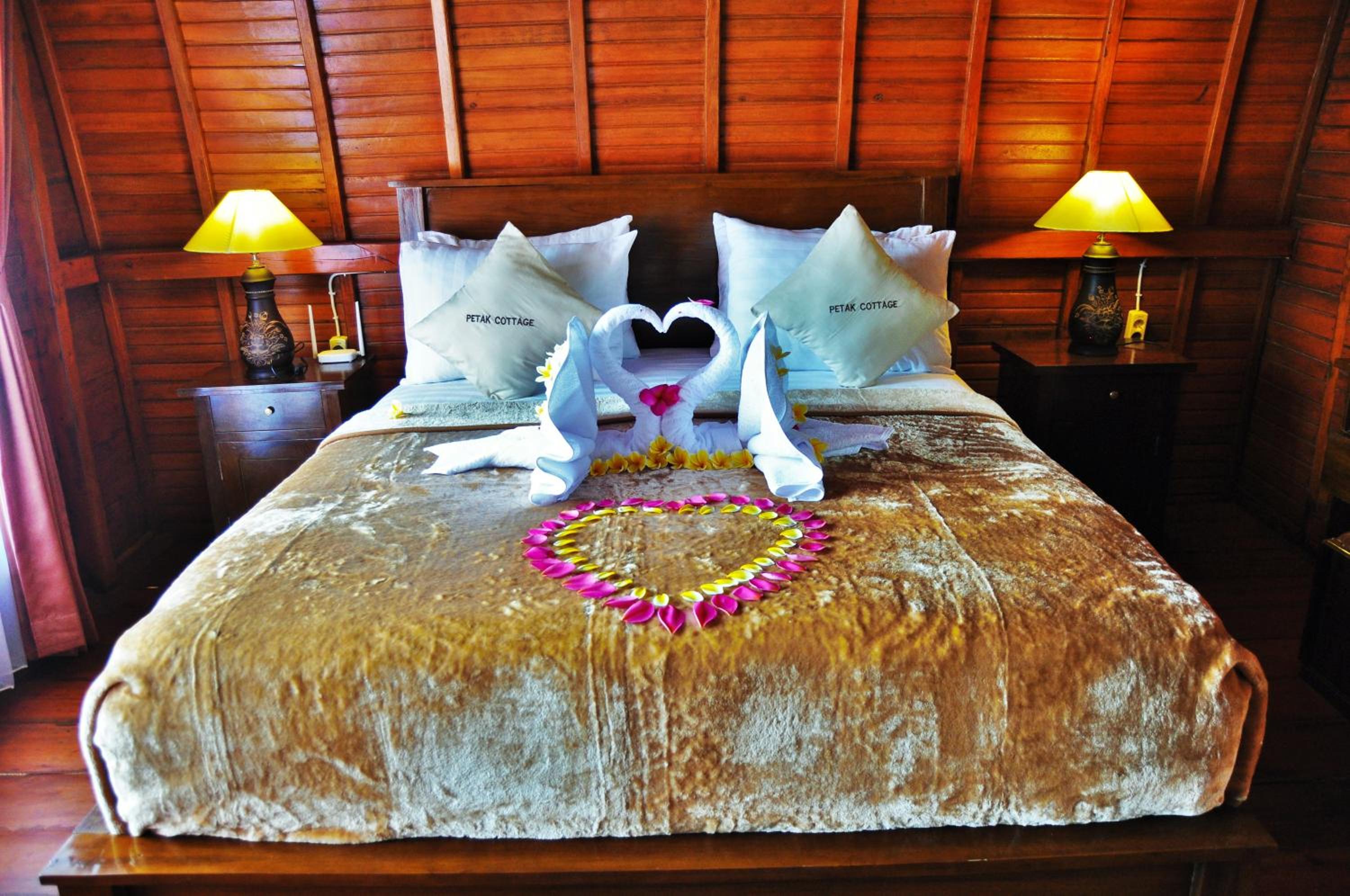 Deluxe Bungalow with Ocean and Agung Mount View - Photo 44