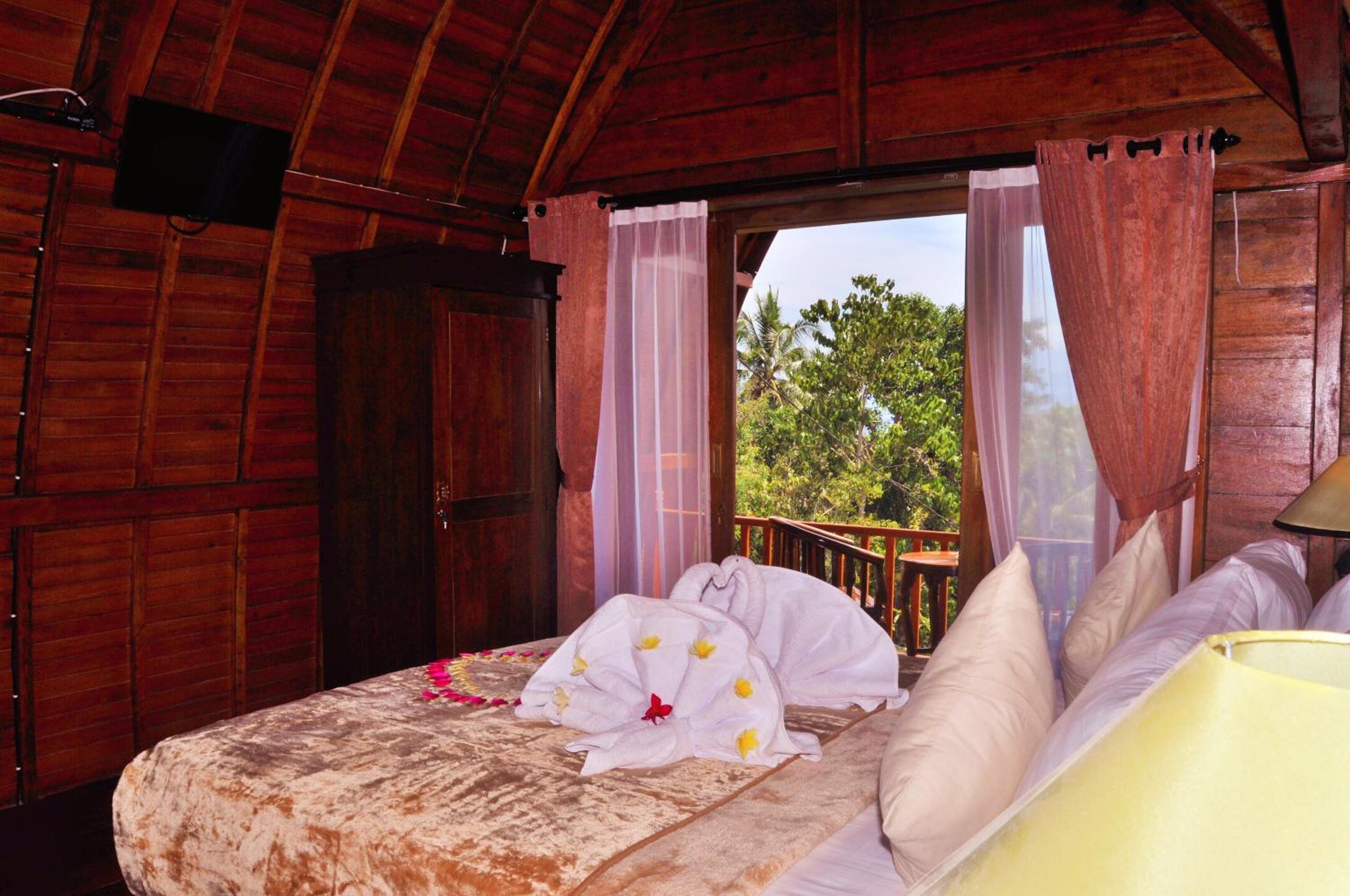 Deluxe Bungalow with Ocean and Agung Mount View - Photo 46