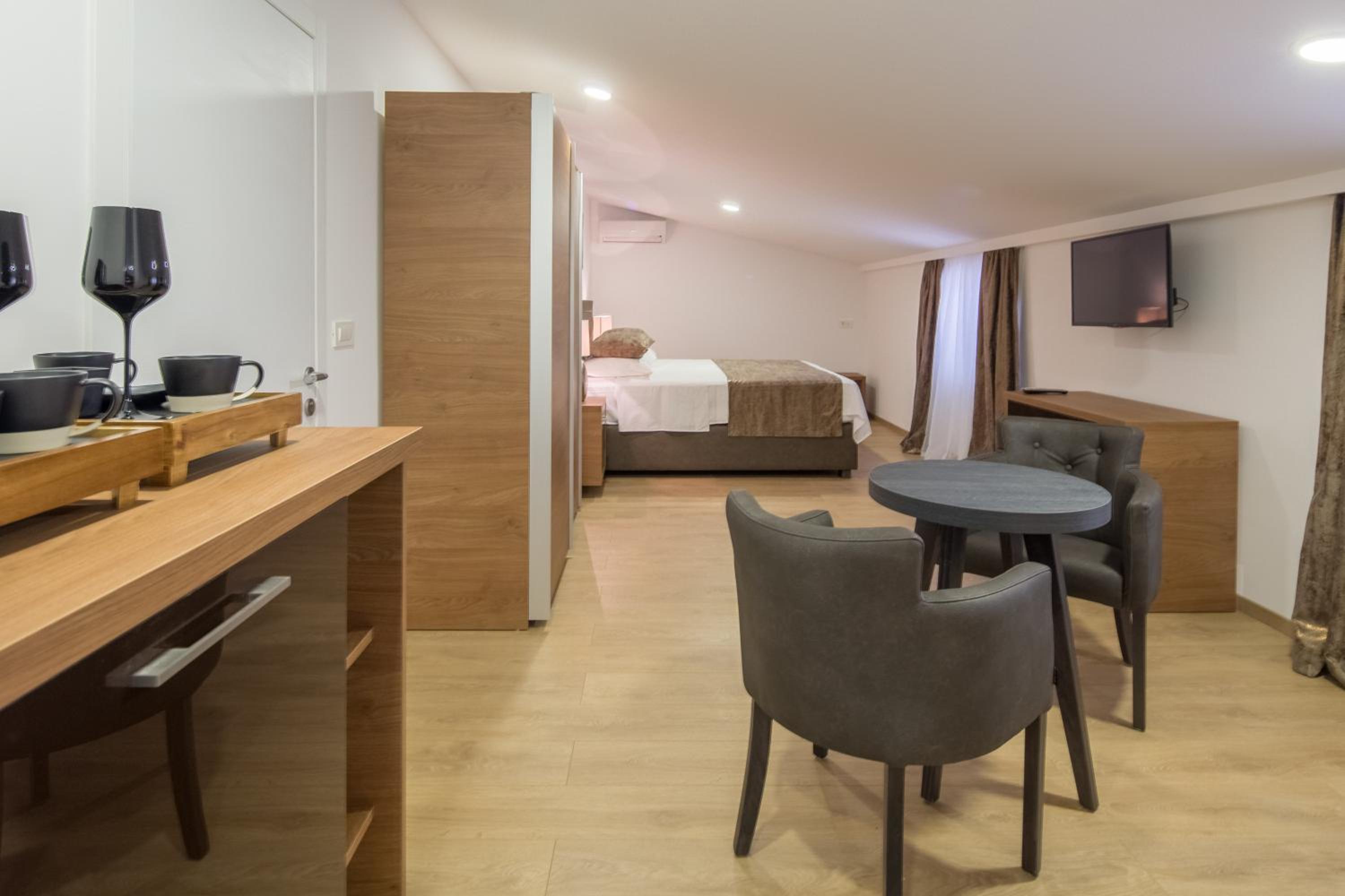Luxury Triple Room - Photo 7