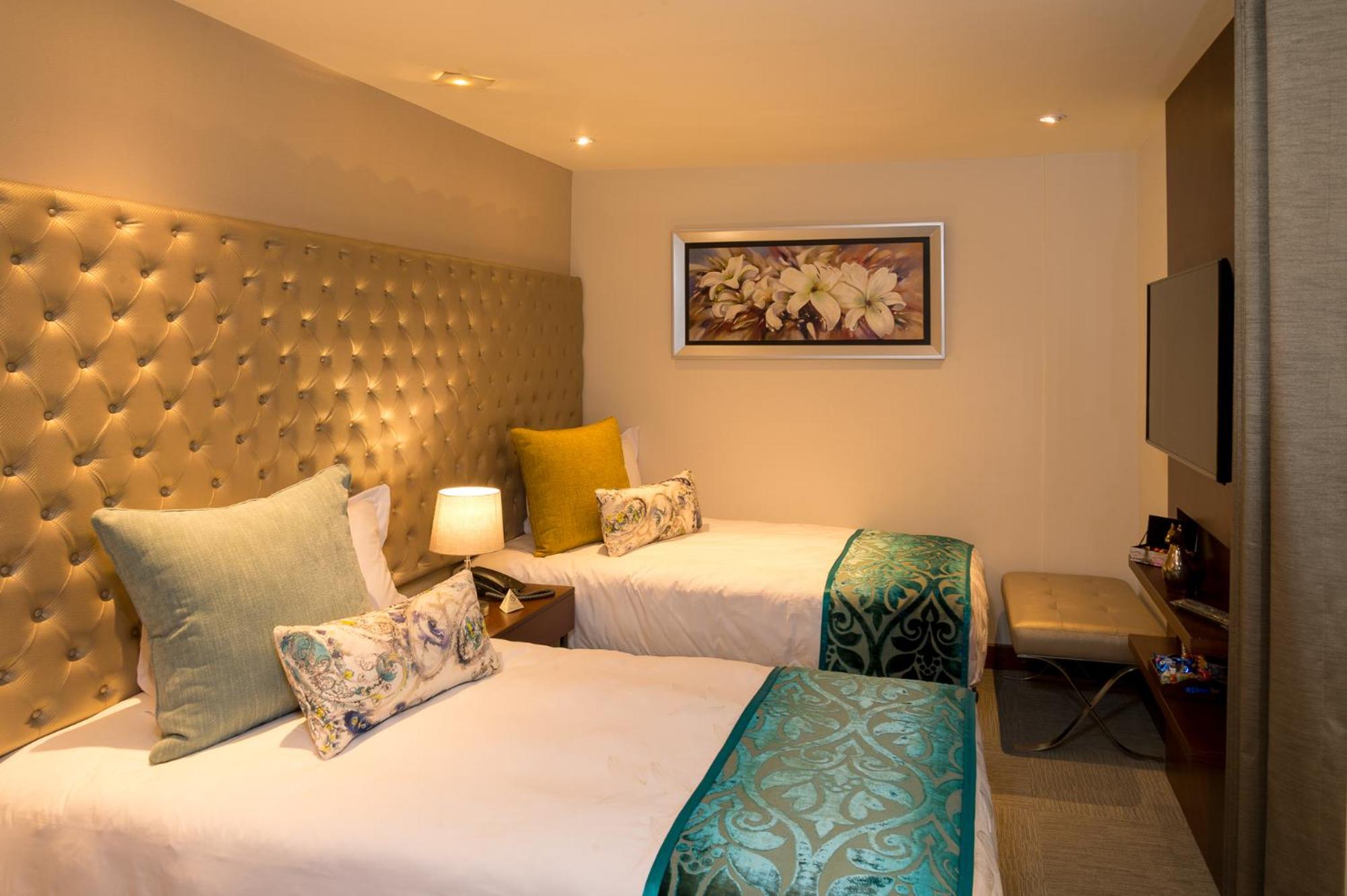 Twin Room With Private External Bathroom