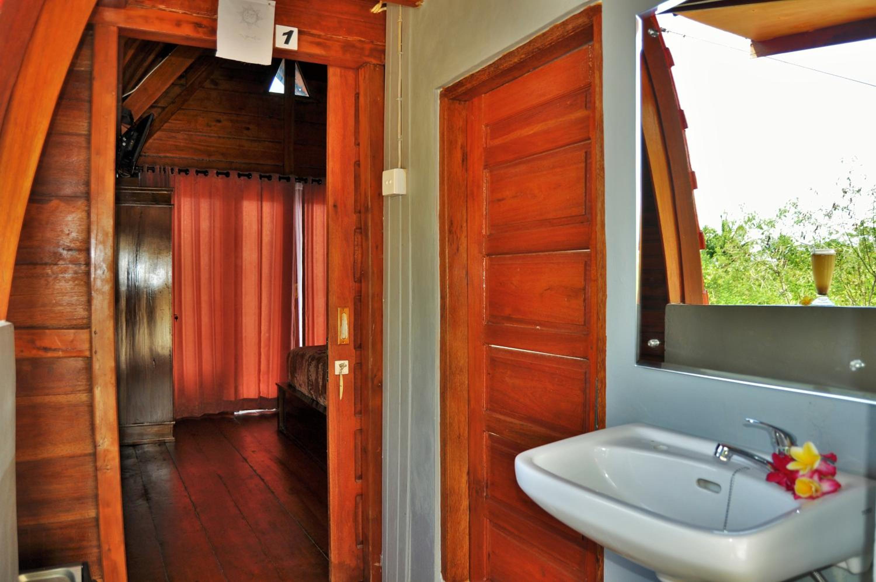 Deluxe Bungalow with Ocean and Agung Mount View - Photo 24