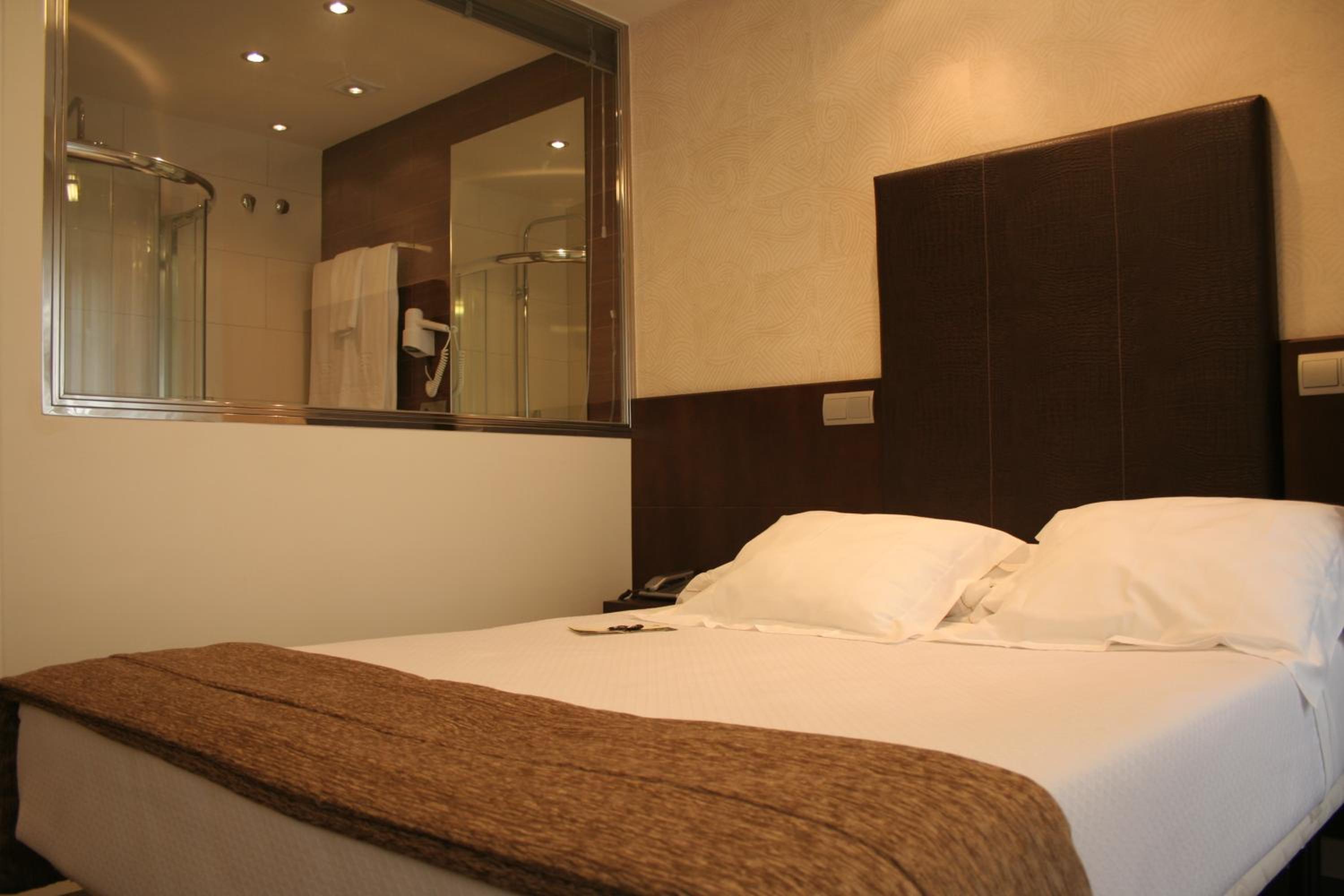 Large Single Room photo 2