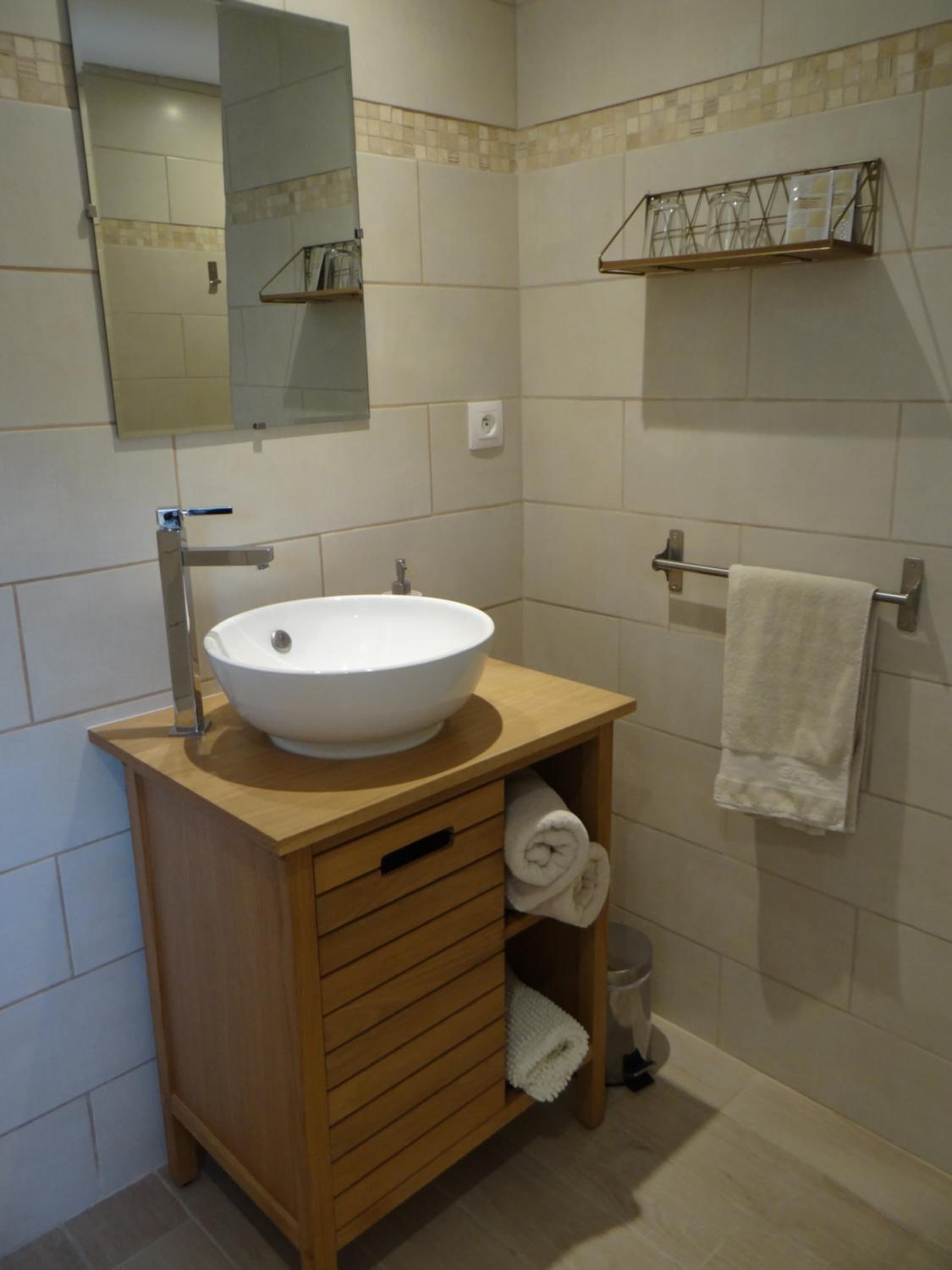 Superior Double Room - Photo 10