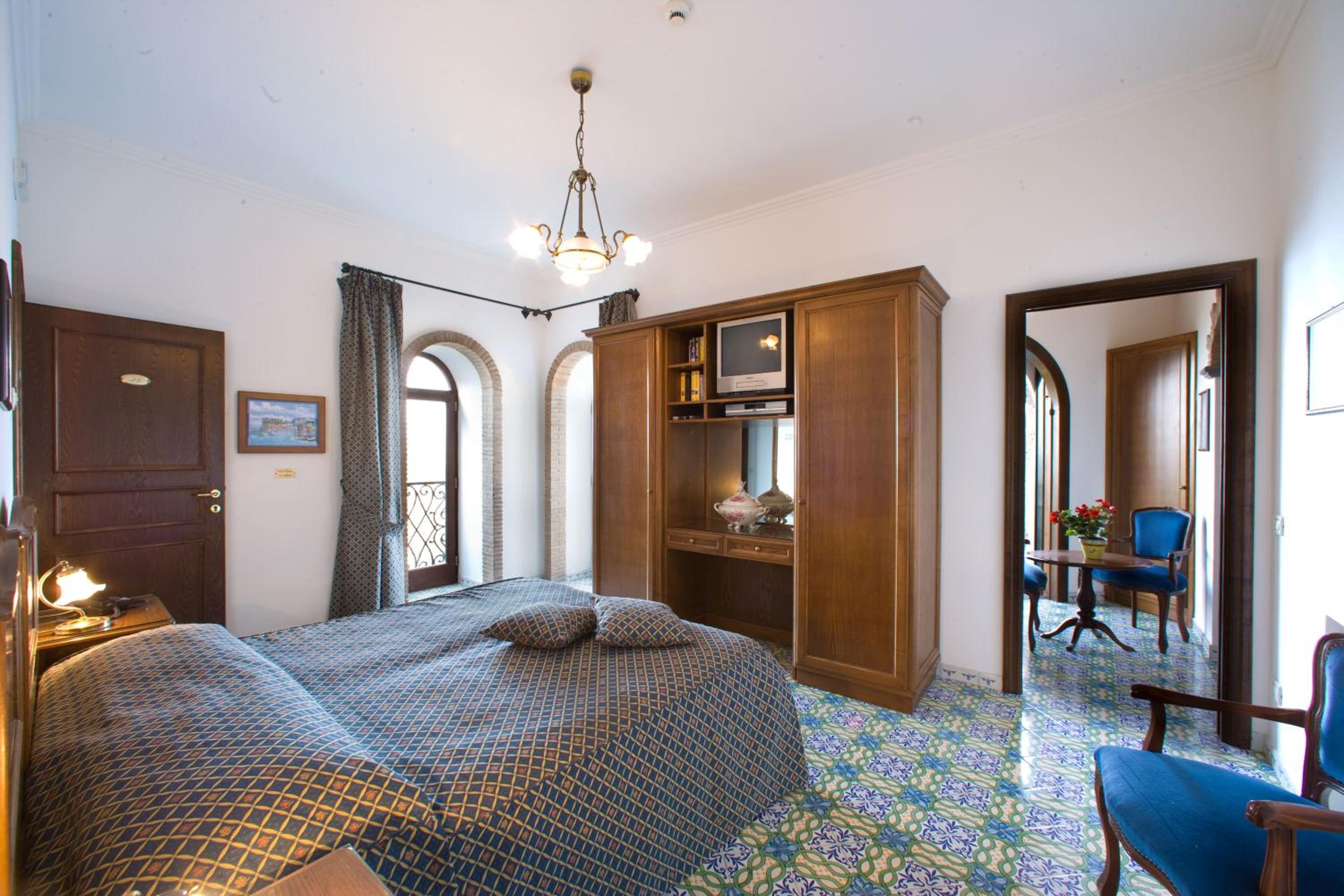 Family Room (2 Adults + 2 Children) - Photo 7