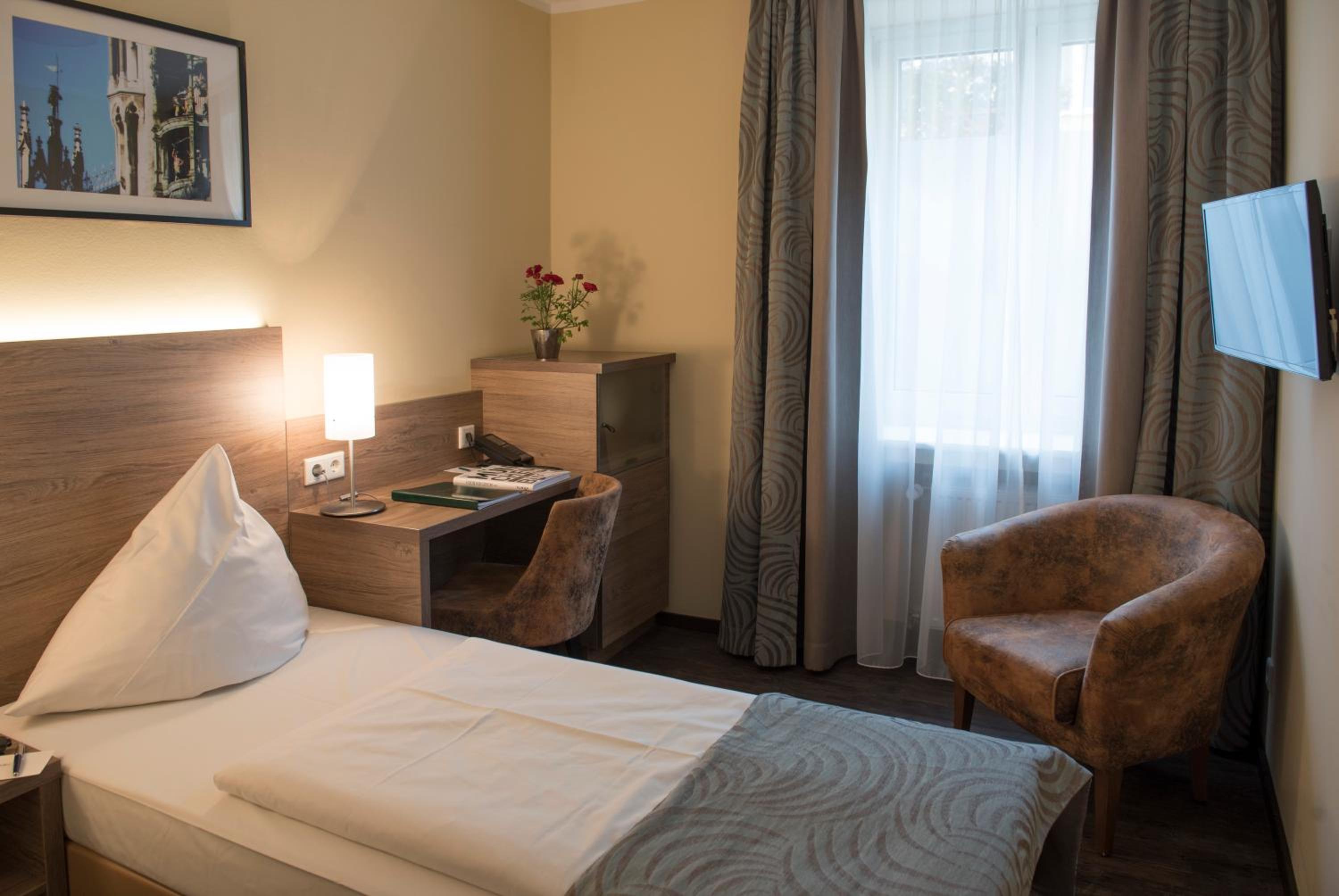 Standard Single Room with Shower with Air Conditioning photo 3