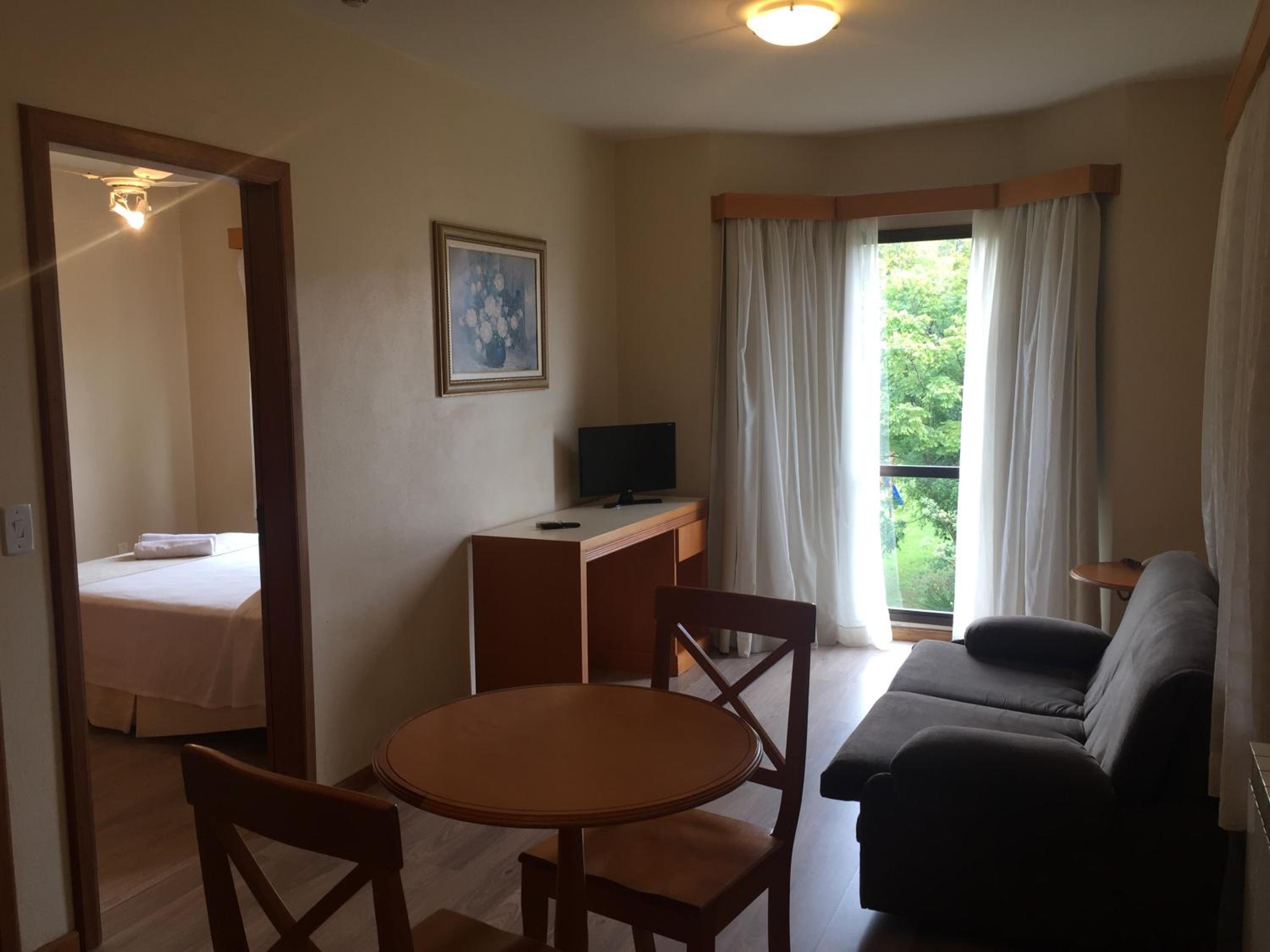 Super Luxo Casal - quarto com 1 dormitório, sala e 1 banheiro