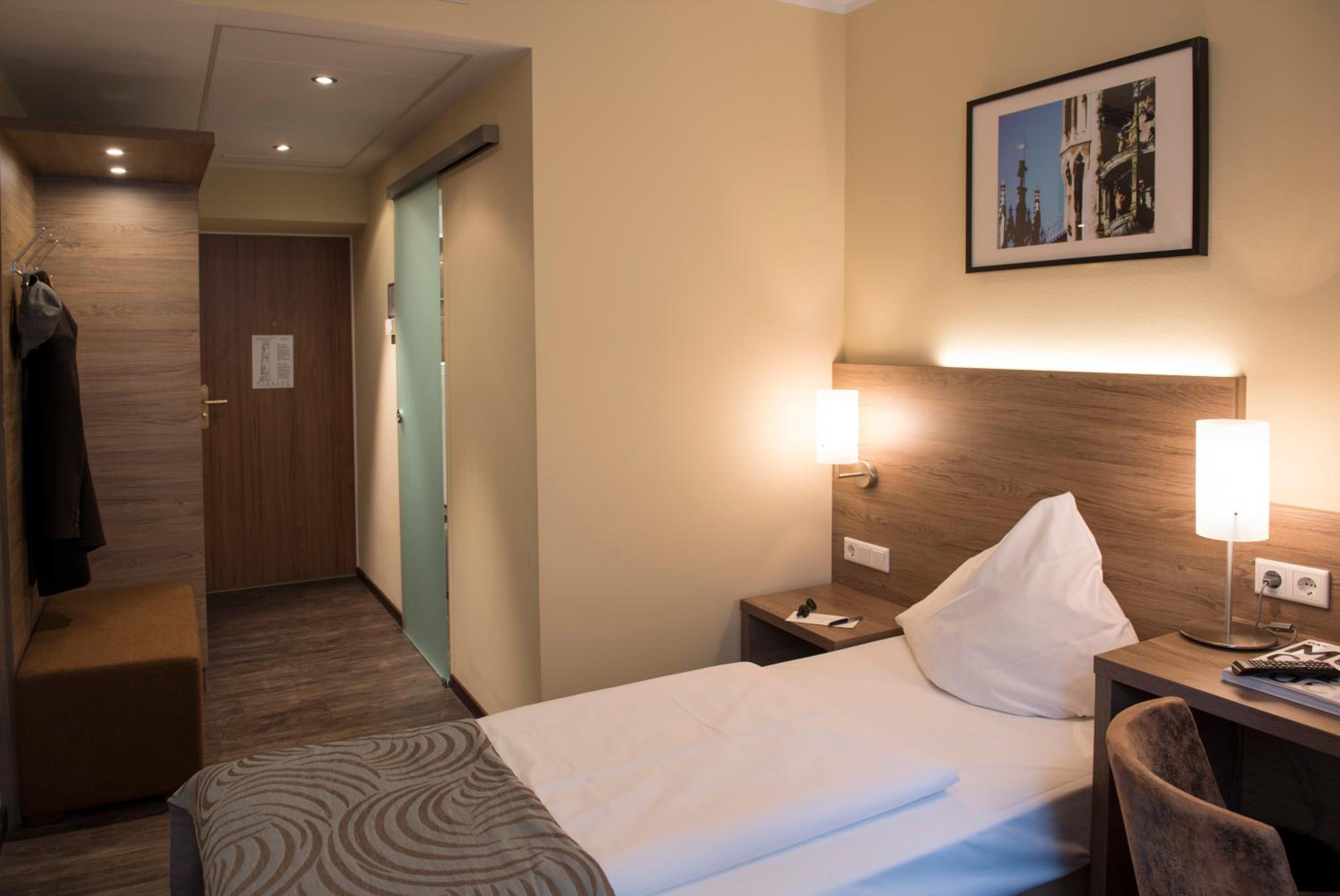Standard Single Room with Shower with Air Conditioning photo 2