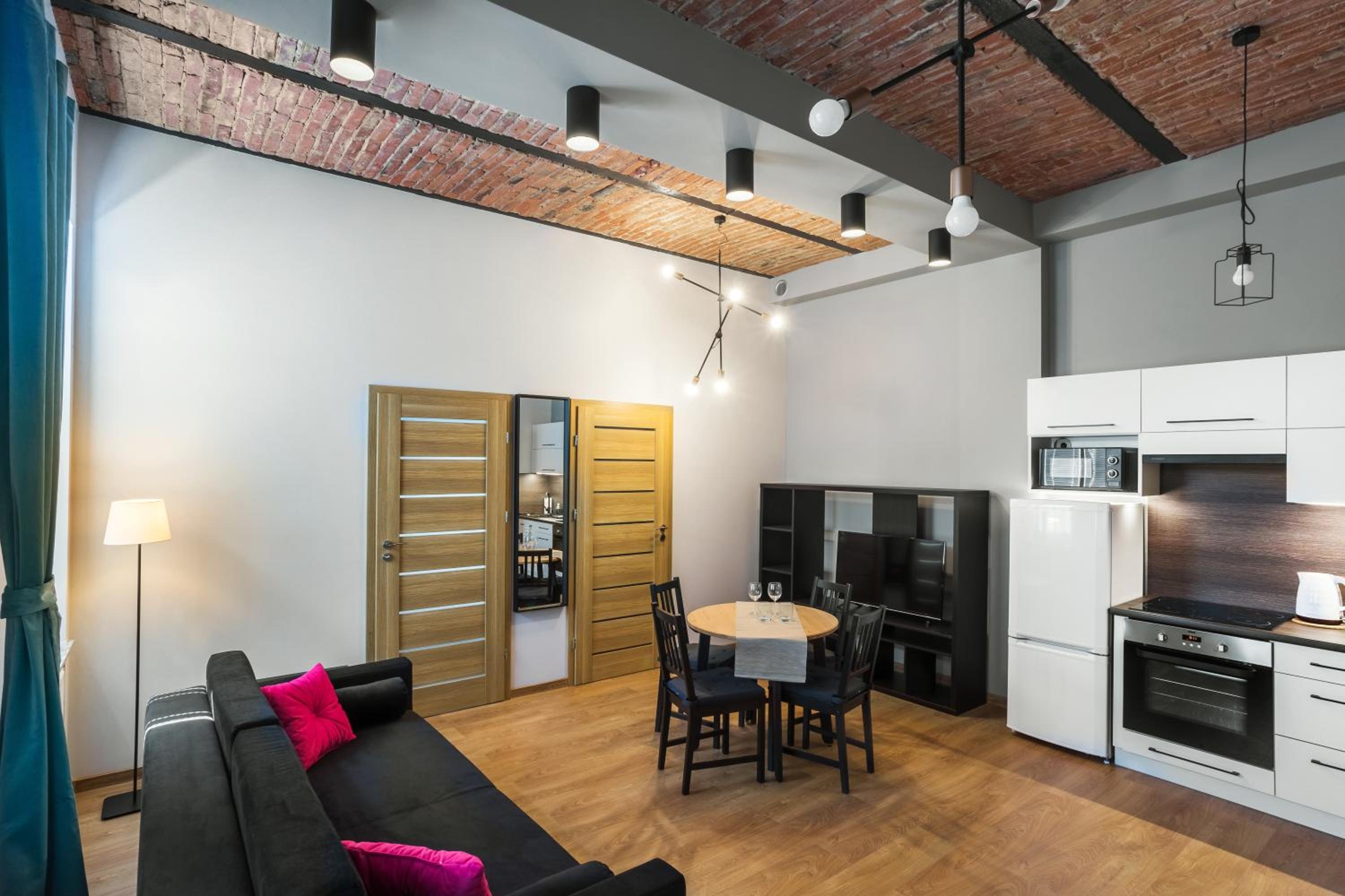 Penthouse Apartment - Photo 2