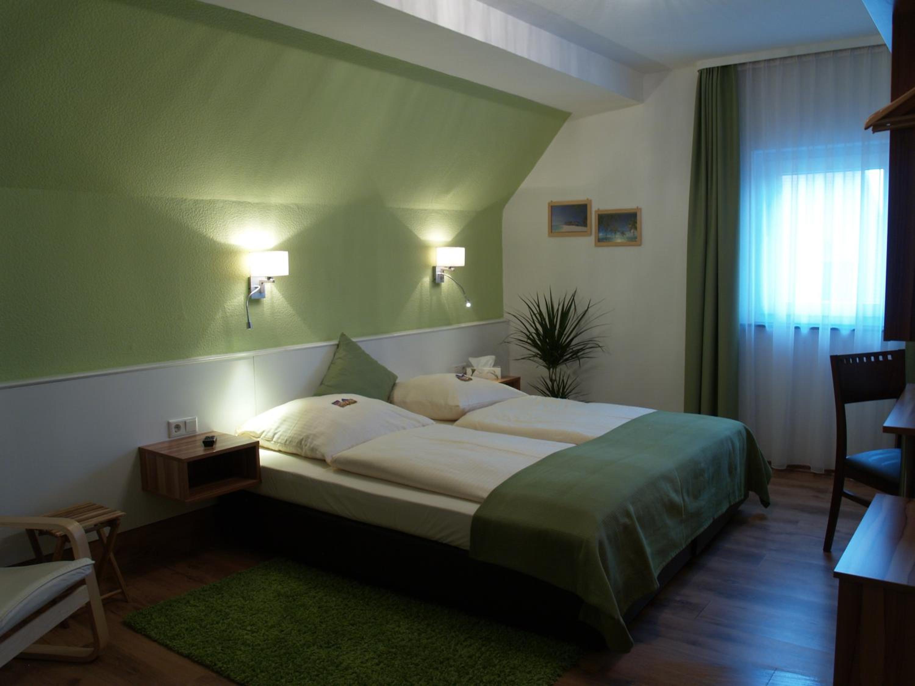Twin Room - Photo 4