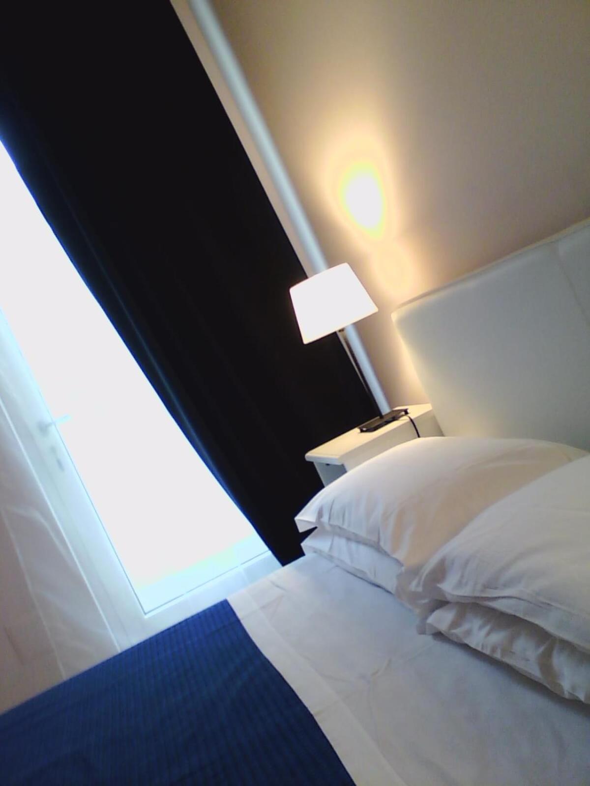 Standard King Room - Photo 1