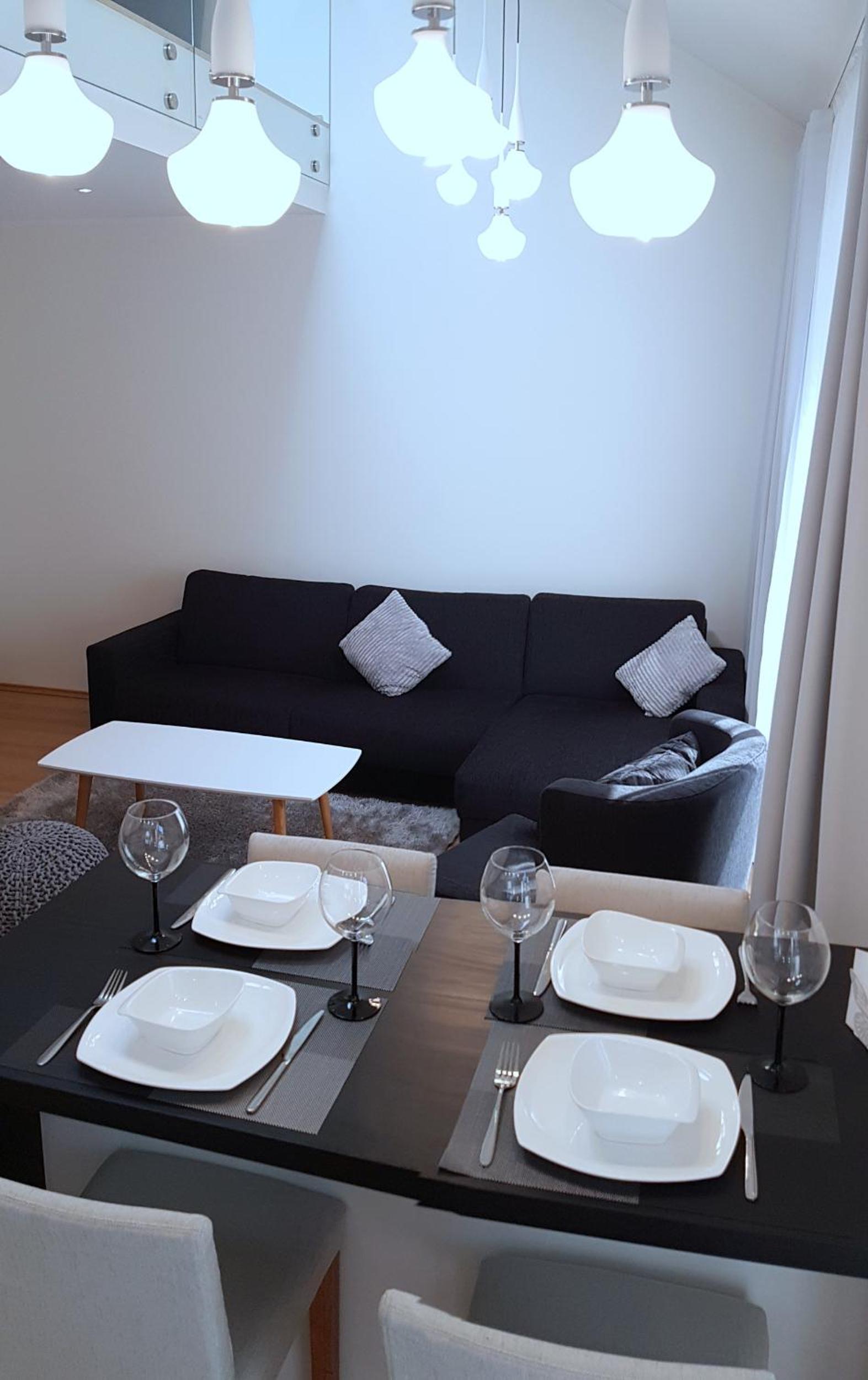 Apartment with Balcony - Photo 22