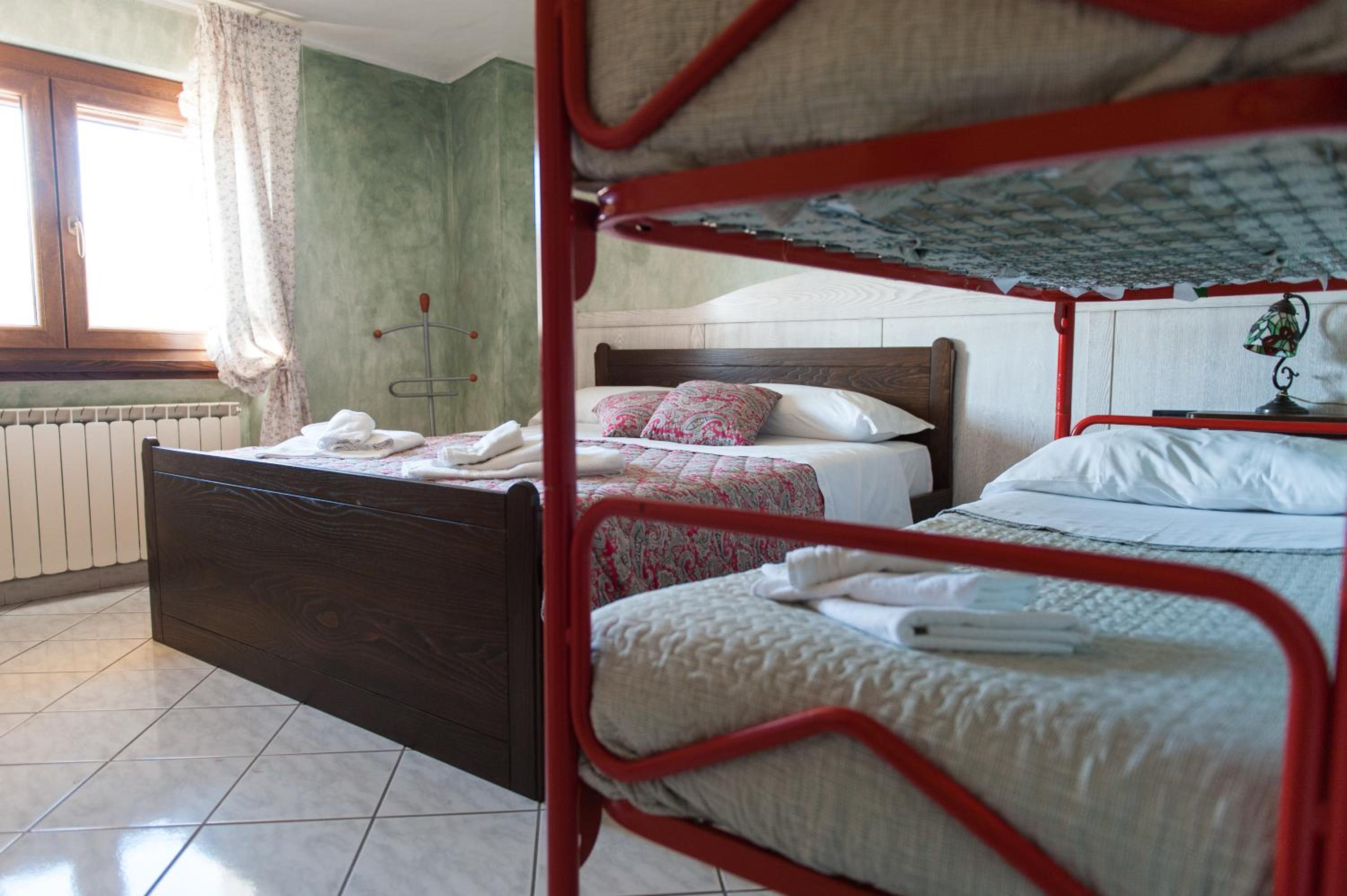 Quadruple Room - Photo 2