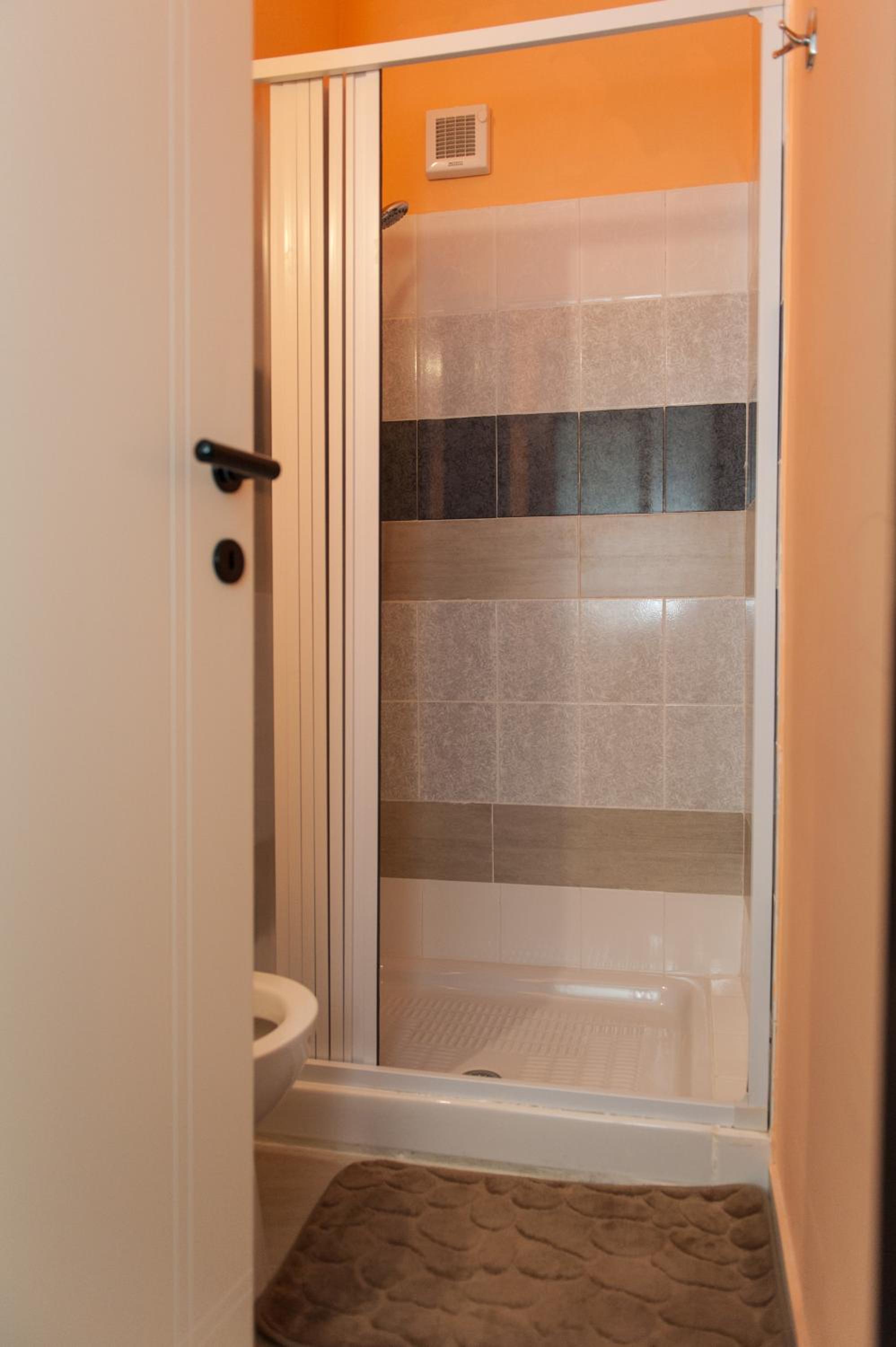Double Room - Photo 5