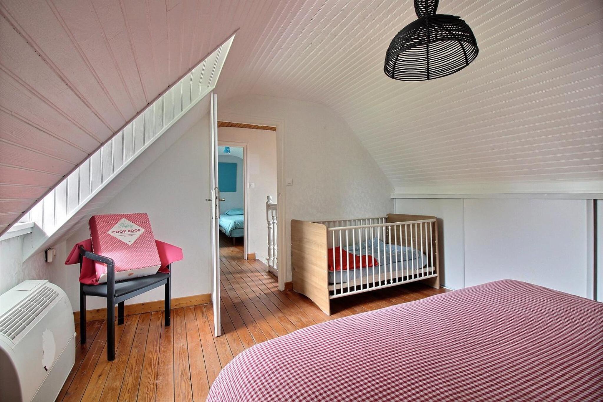Three-Bedroom House - Photo 4