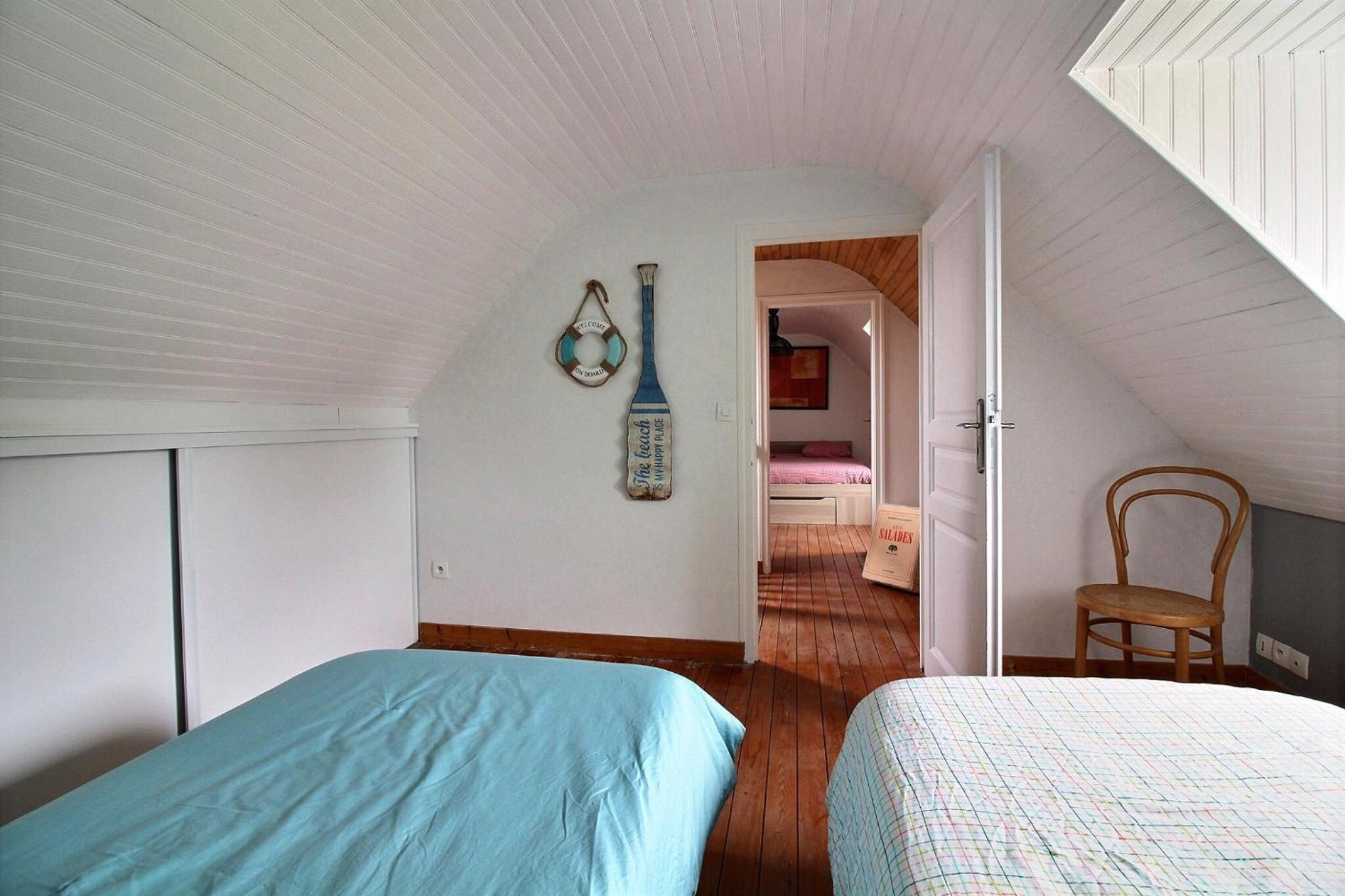 Three-Bedroom House - Photo 8