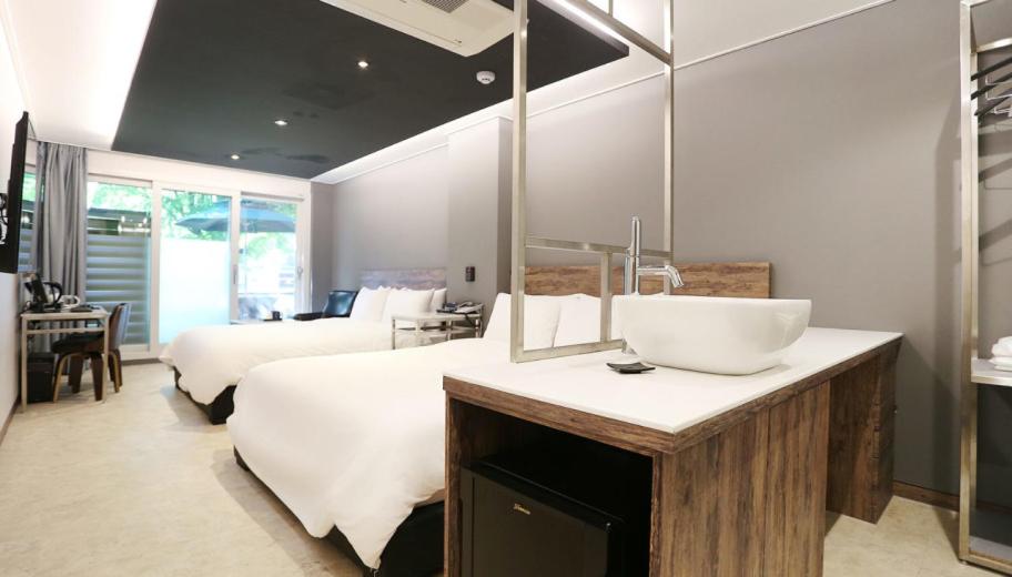 Suite with Terrace photo 1