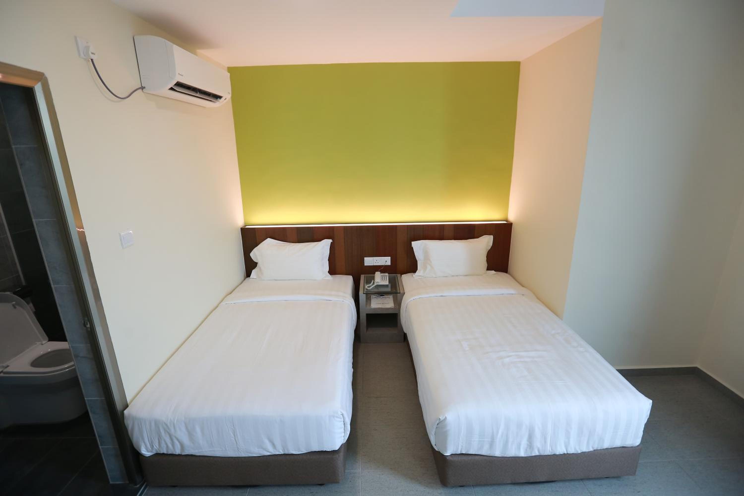 Deluxe Twin Room - Photo 3