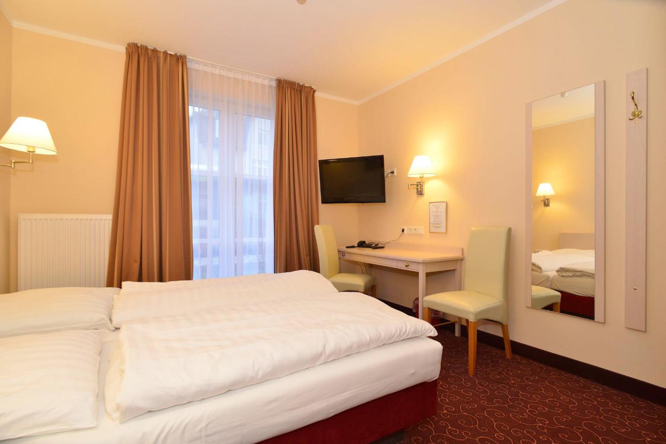 Double or Twin Room - Photo 1