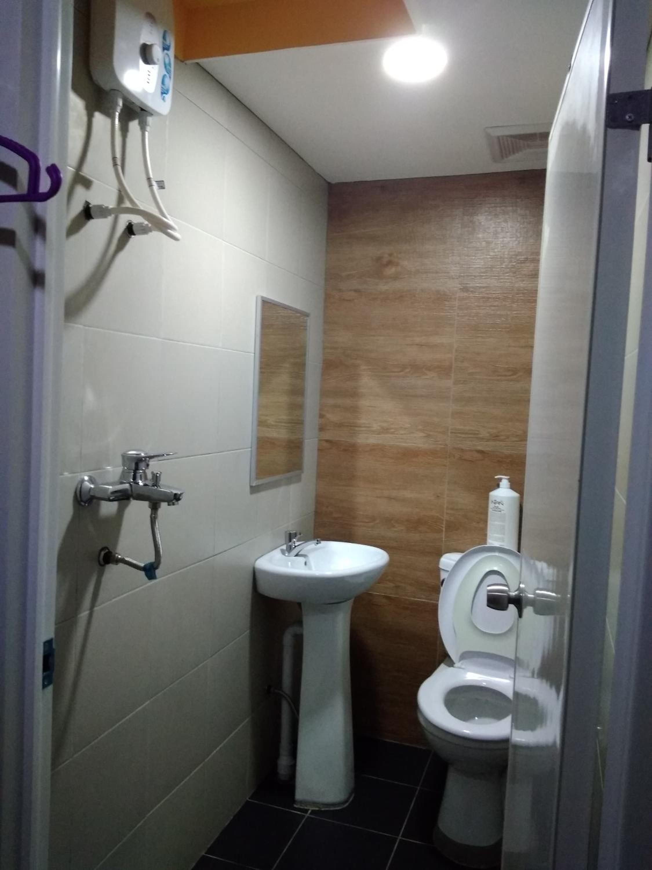 Standard Queen Room photo 2