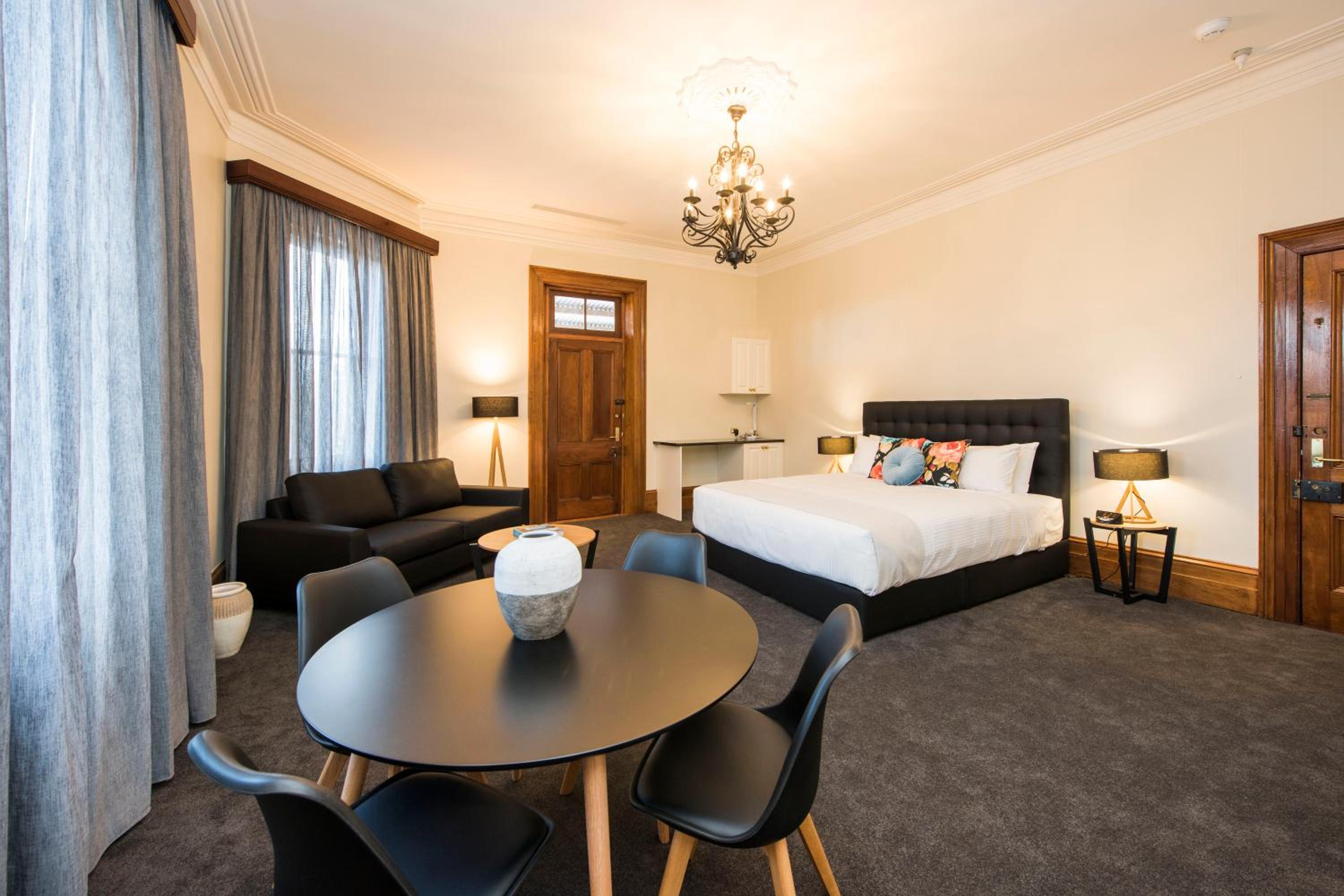 King Room with Balcony - Suite 1