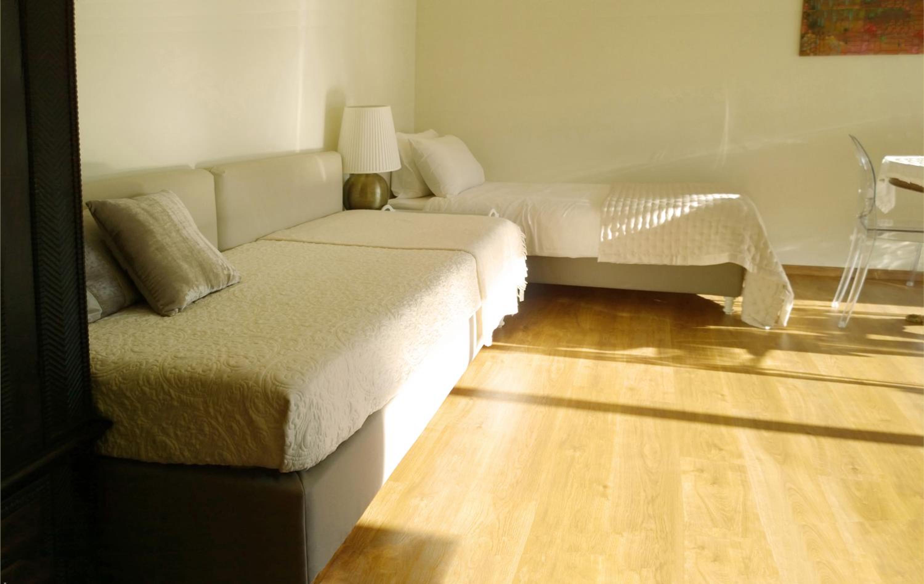 Apartment with Balcony - 5th floor - Photo 9