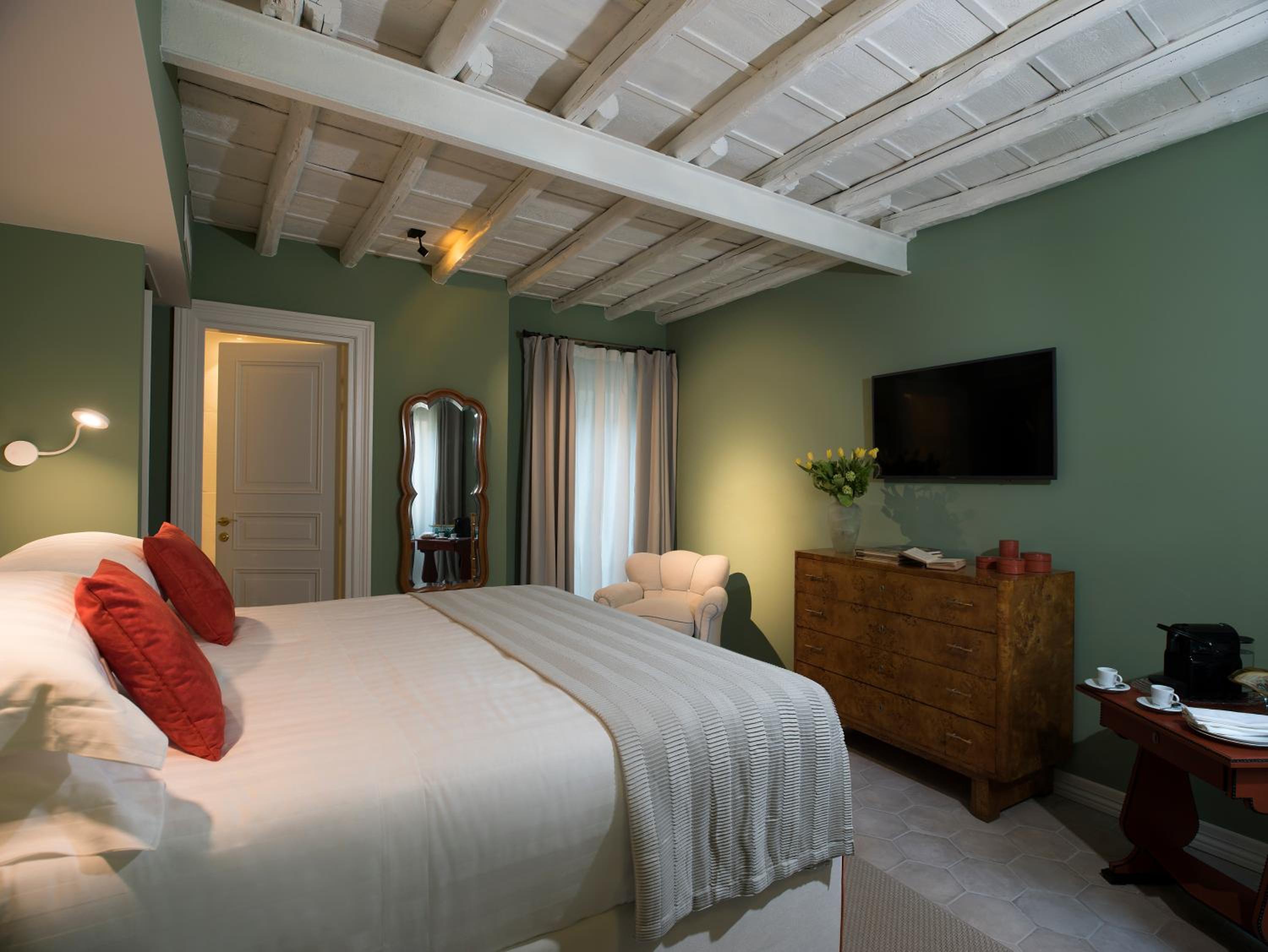 Standard King Room with Internal View photo 2