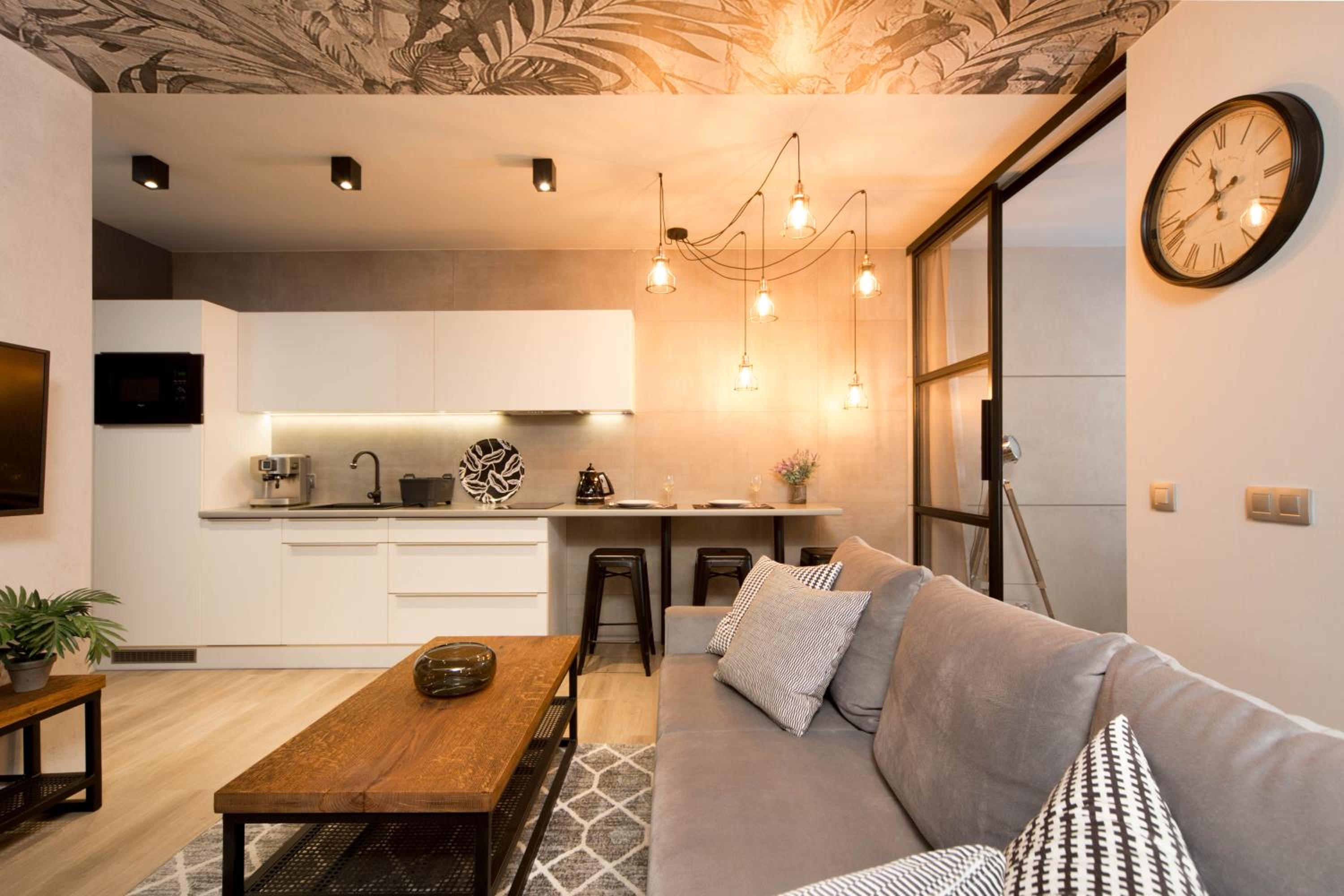 Apartment with Jacuzzi - Photo 19