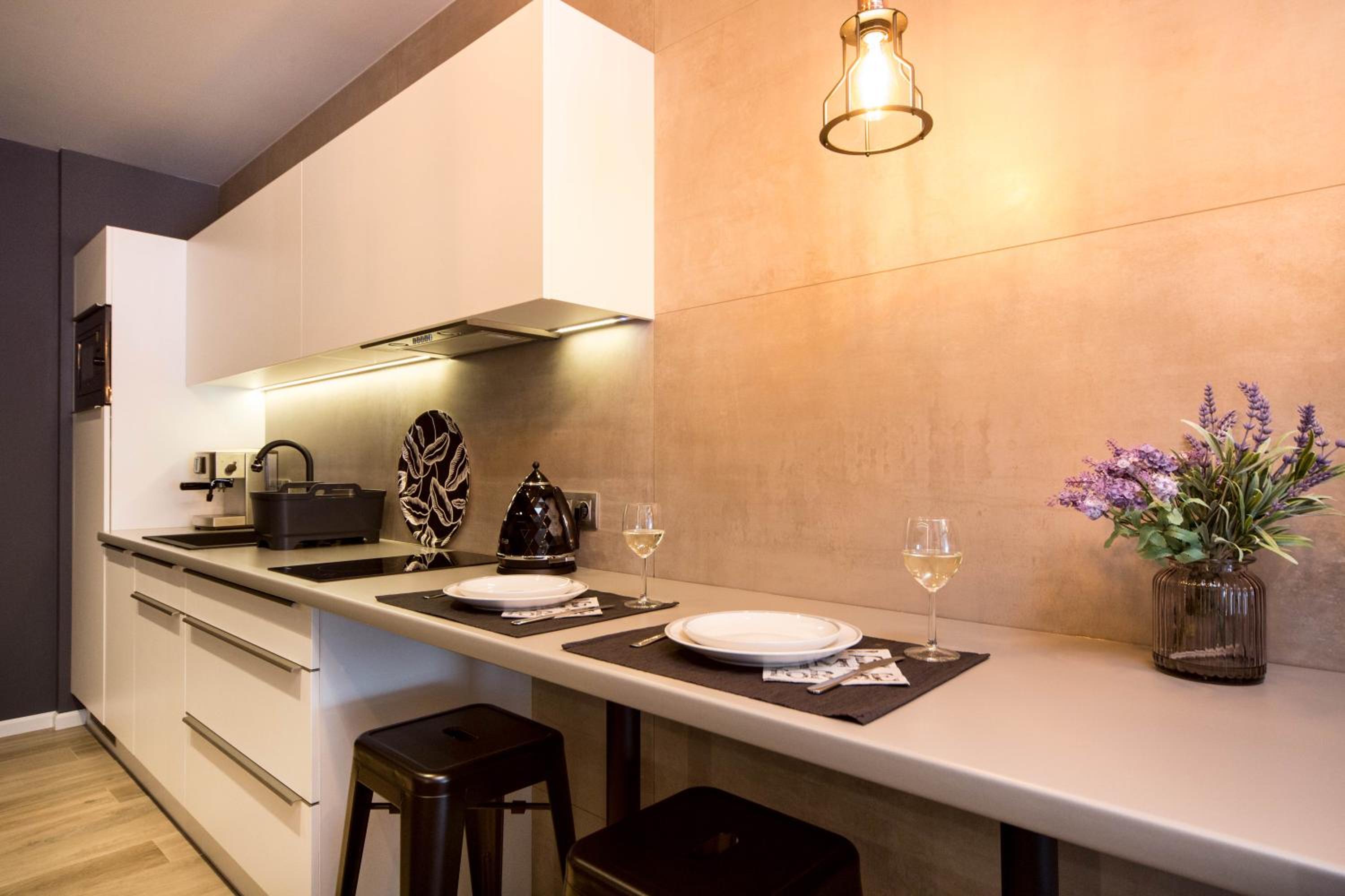 Apartment with Jacuzzi - Photo 5