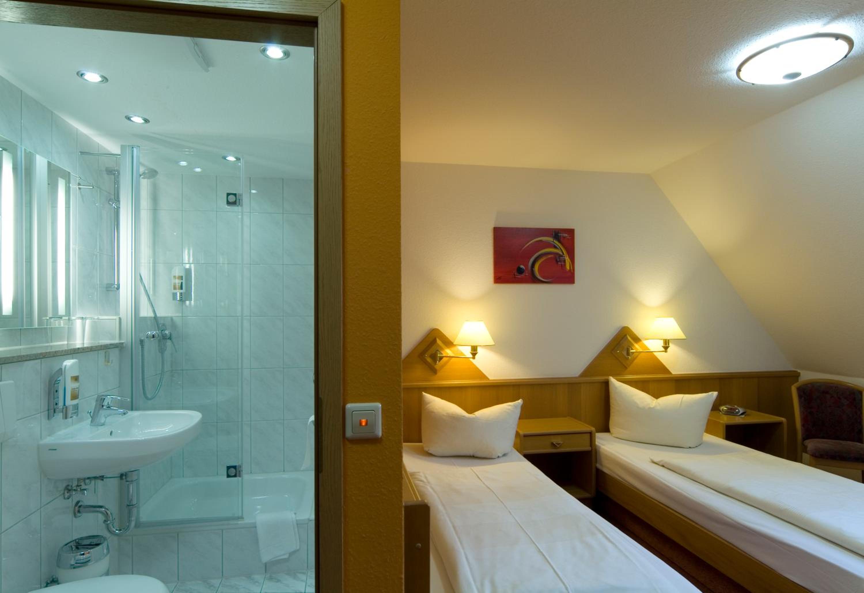 Standard Double Room photo 2