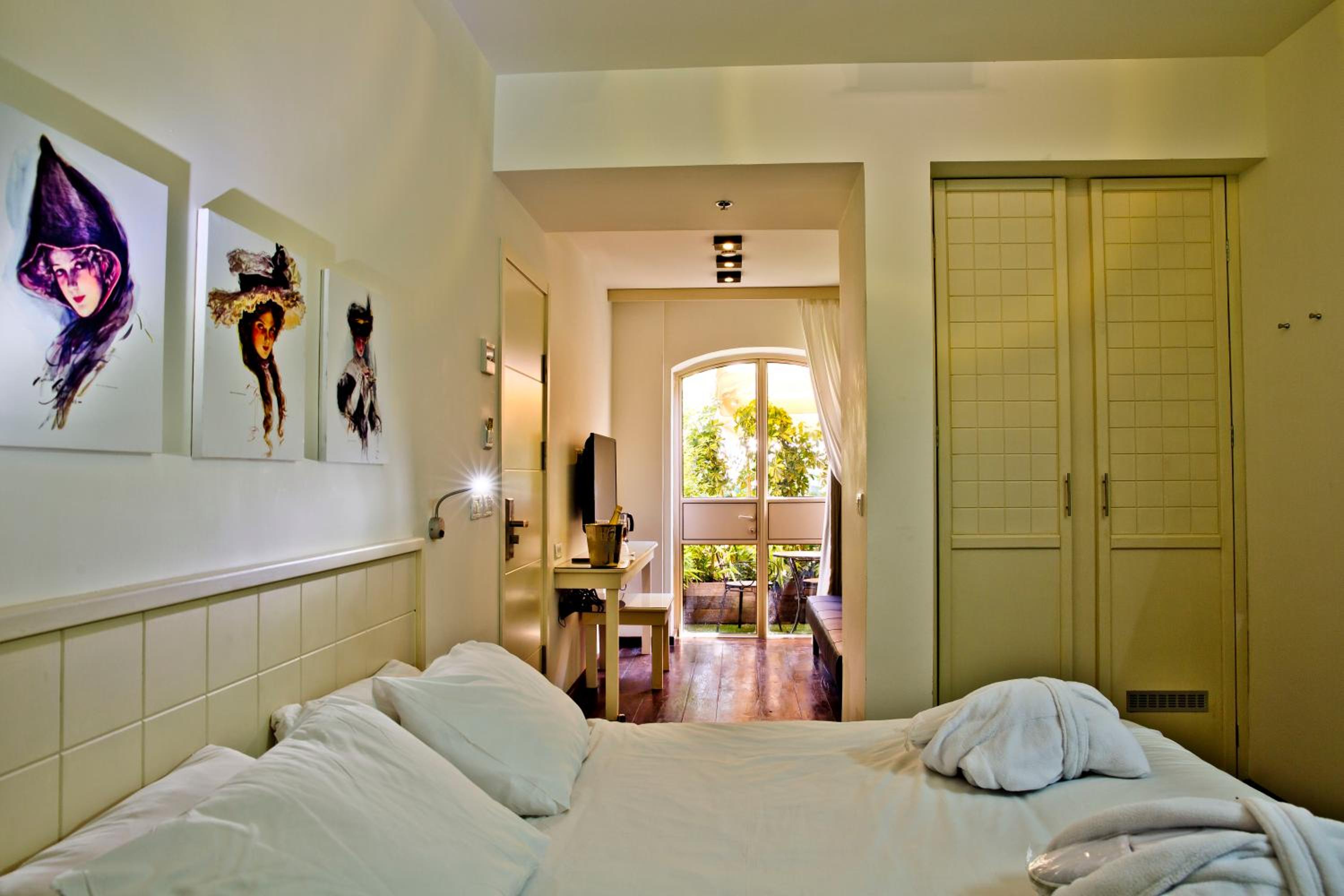 Superior Room - Photo 14