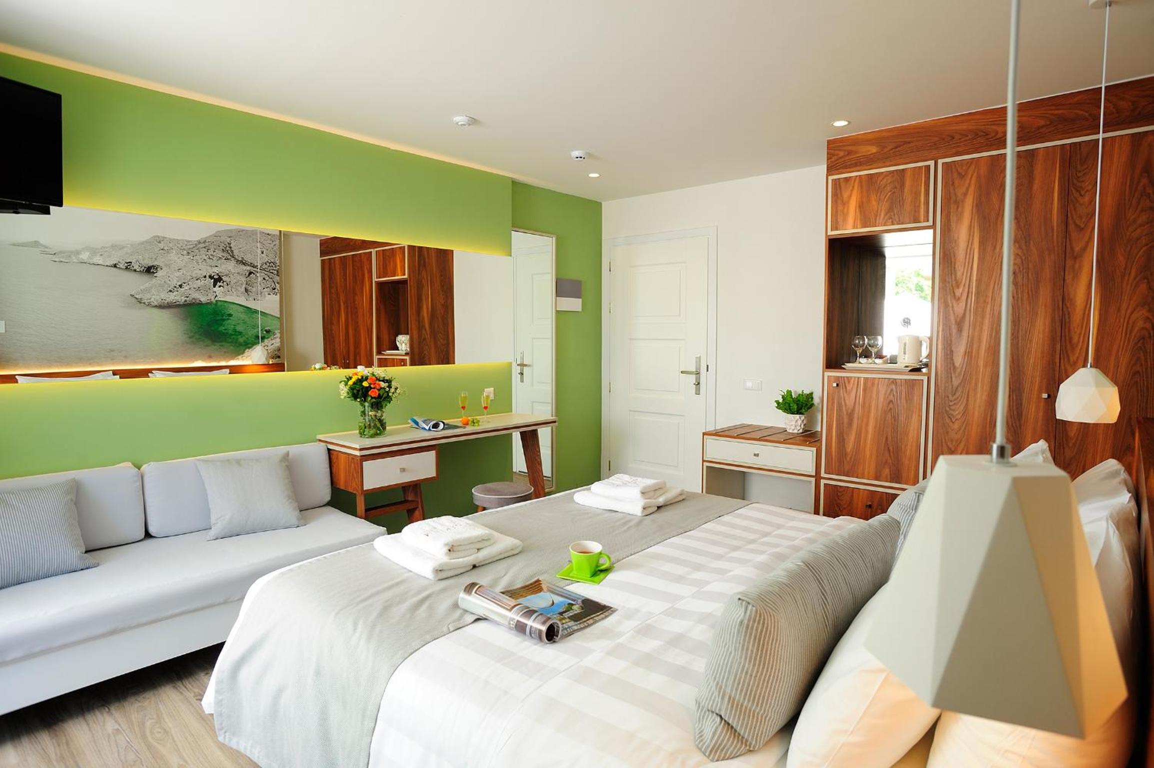 Deluxe Room with Pool View