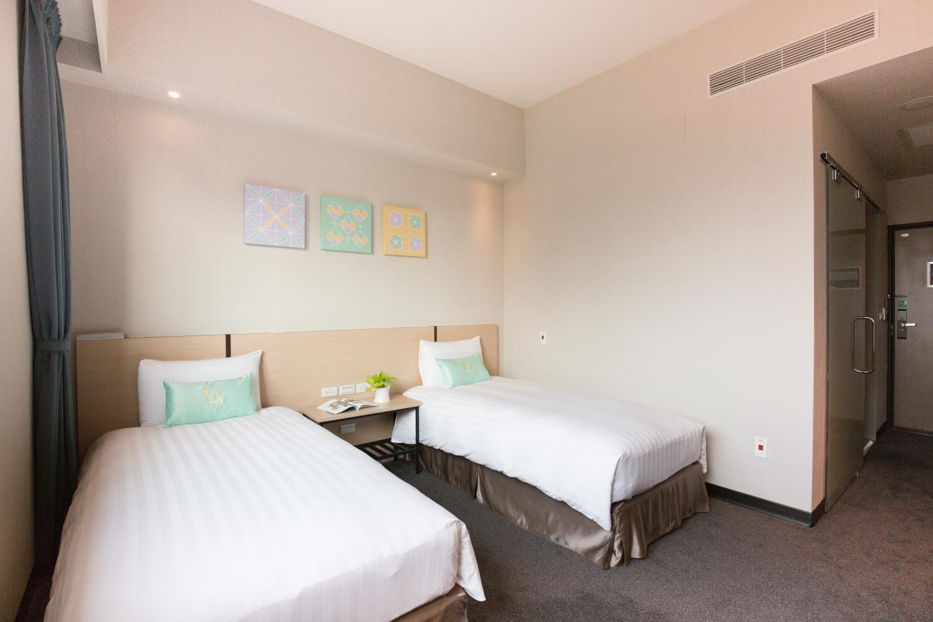 Double Room - Disability Access photo 3