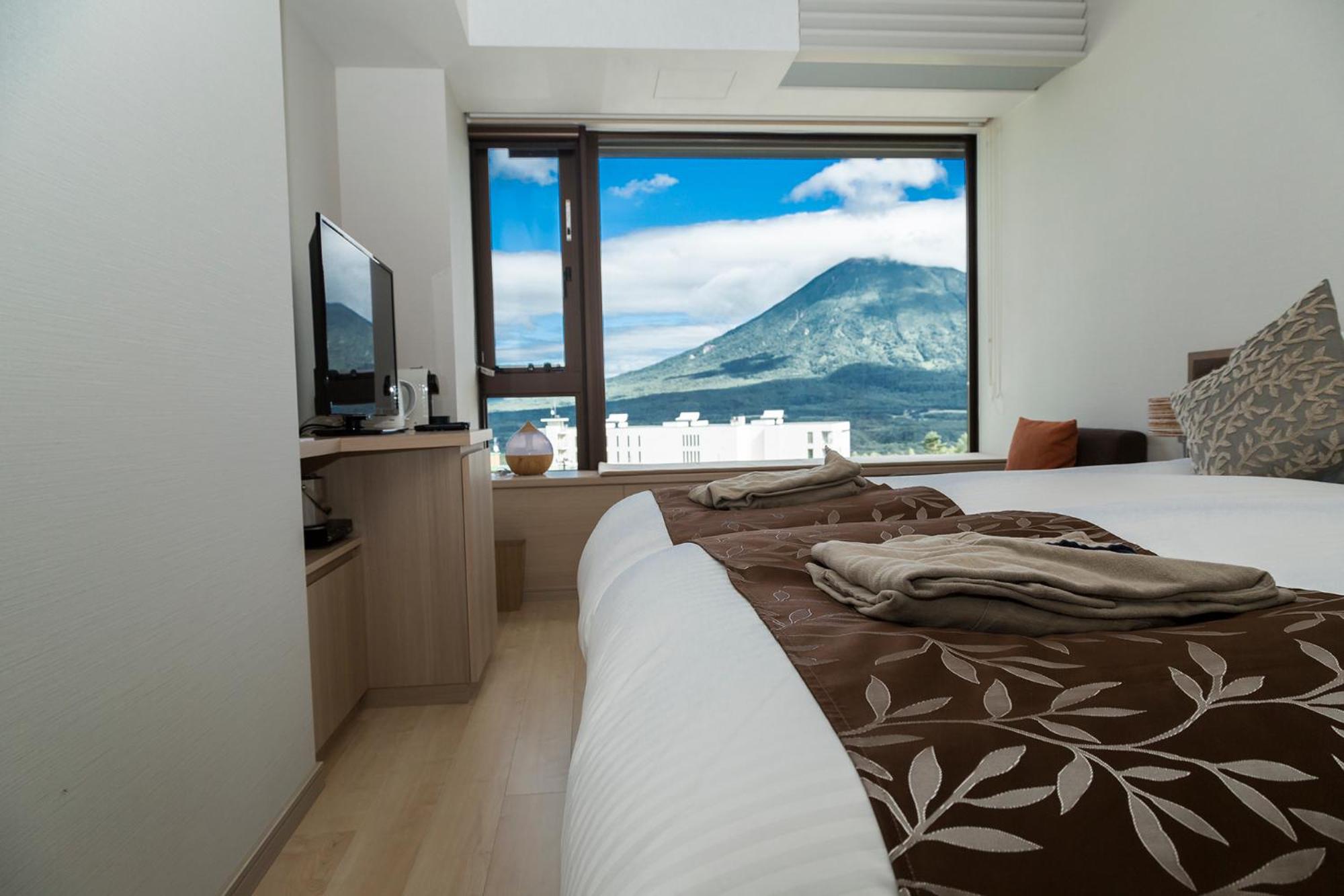 Double or Twin Room - Mt. Yotei View photo 3
