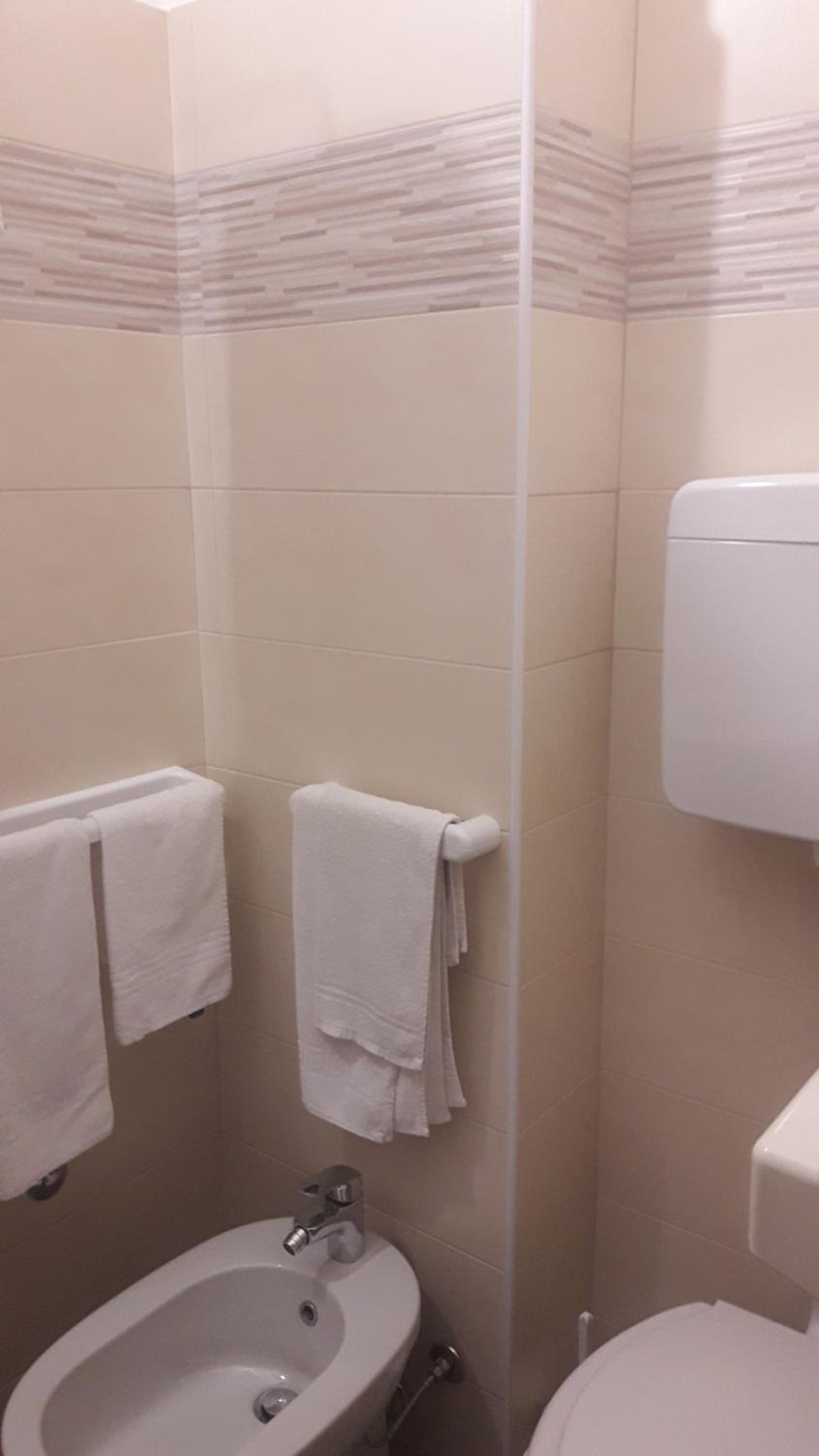 Double Room - Photo 4