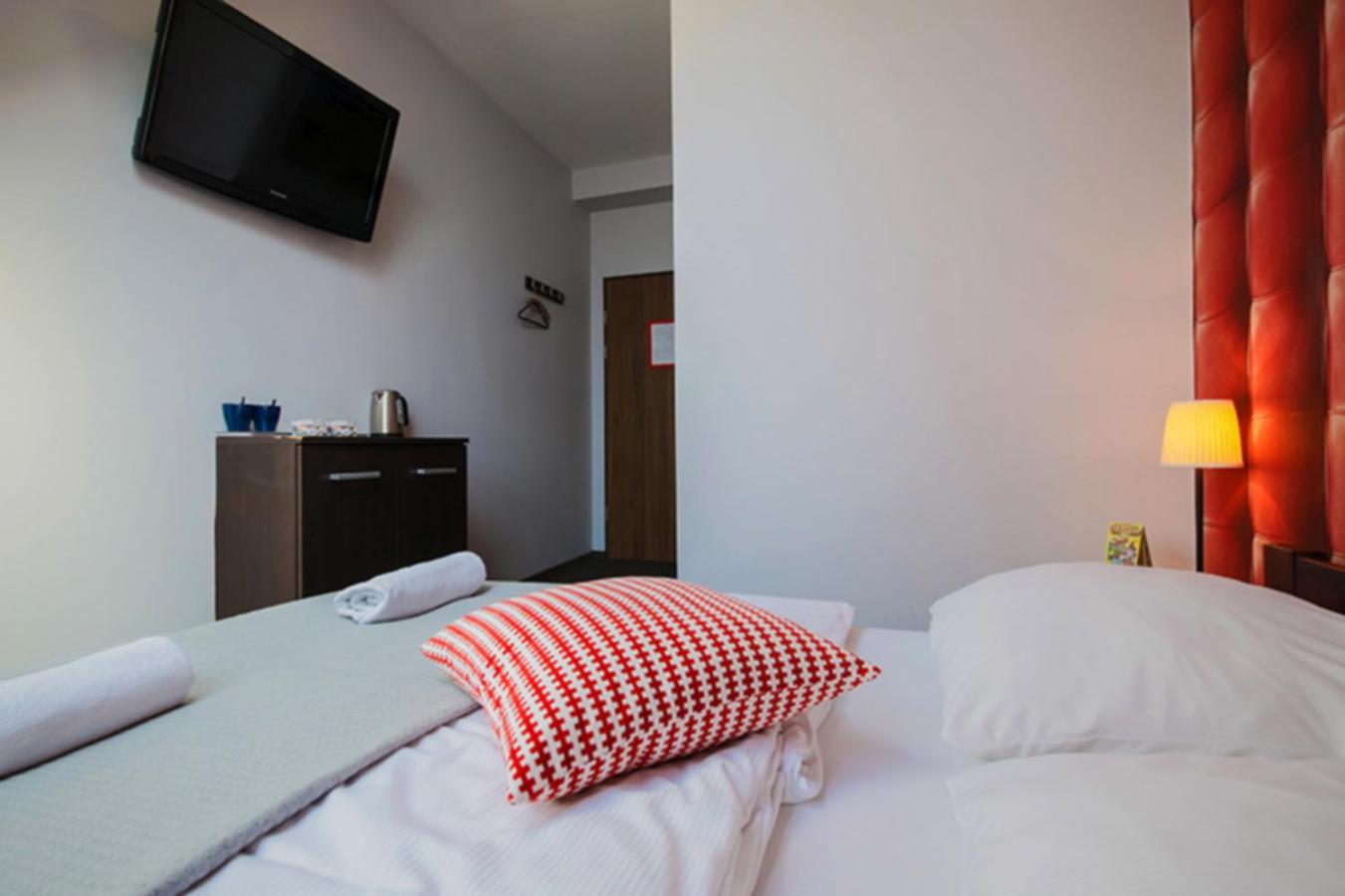 Double Room with Private Bathroom - Photo 20