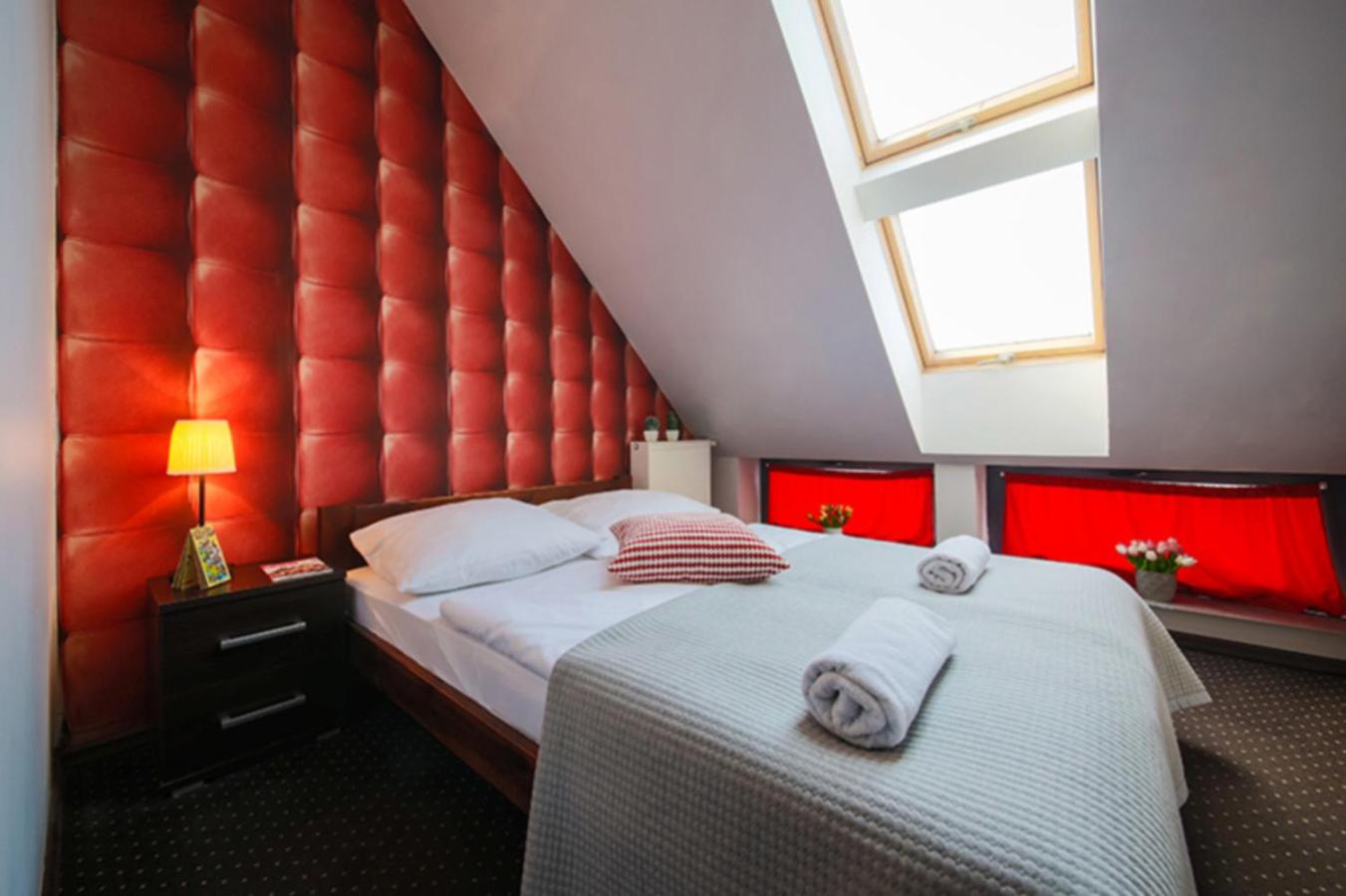 Double Room with Private Bathroom - Photo 5