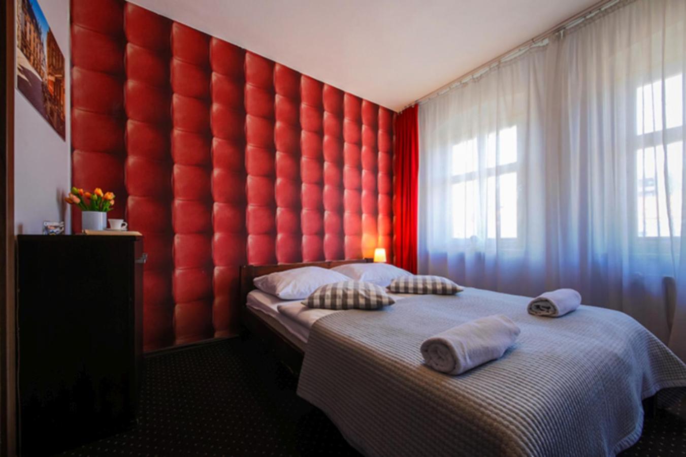 Double Room with Private Bathroom - Photo 26