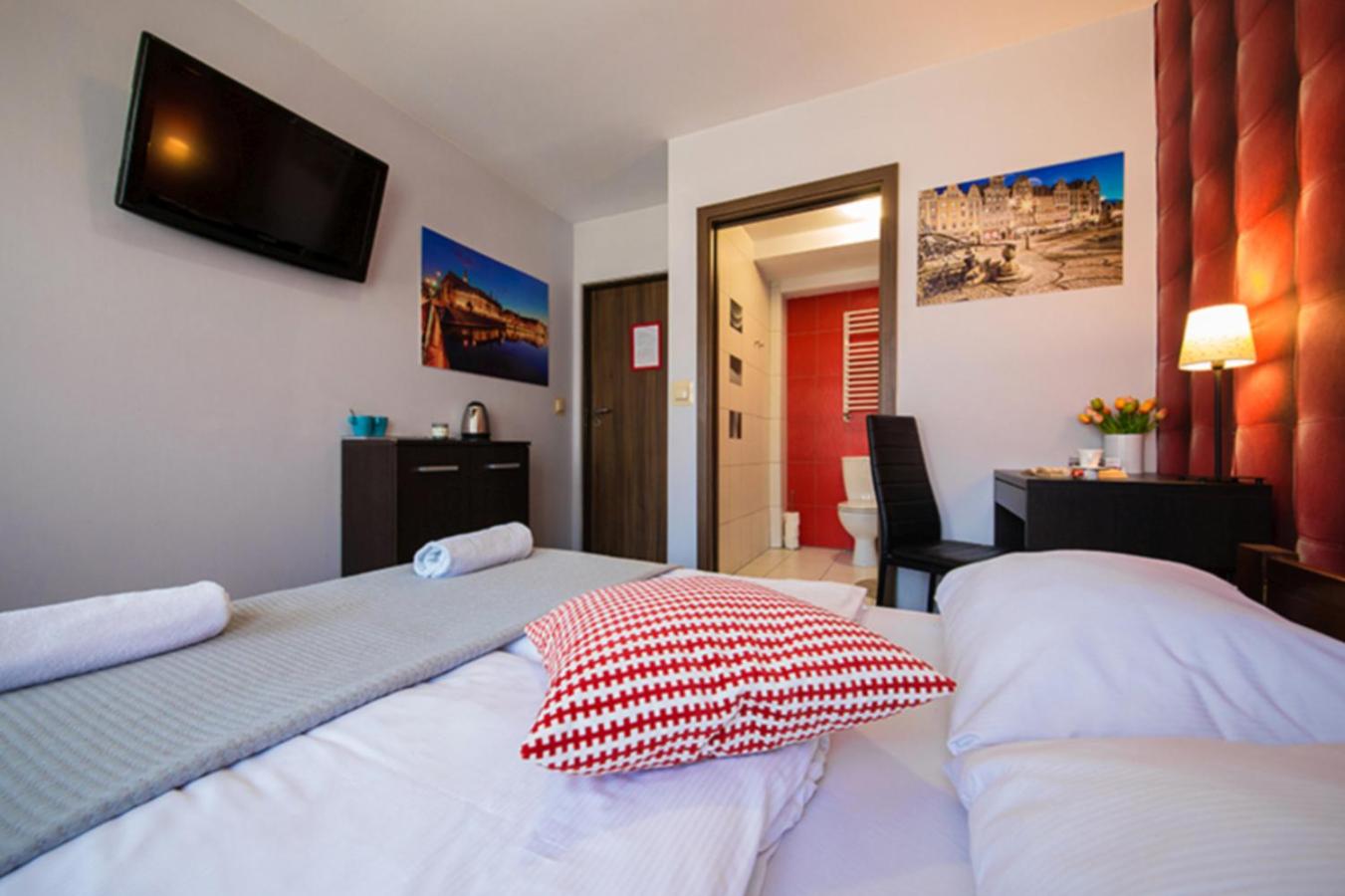 Double Room with Private Bathroom - Photo 6