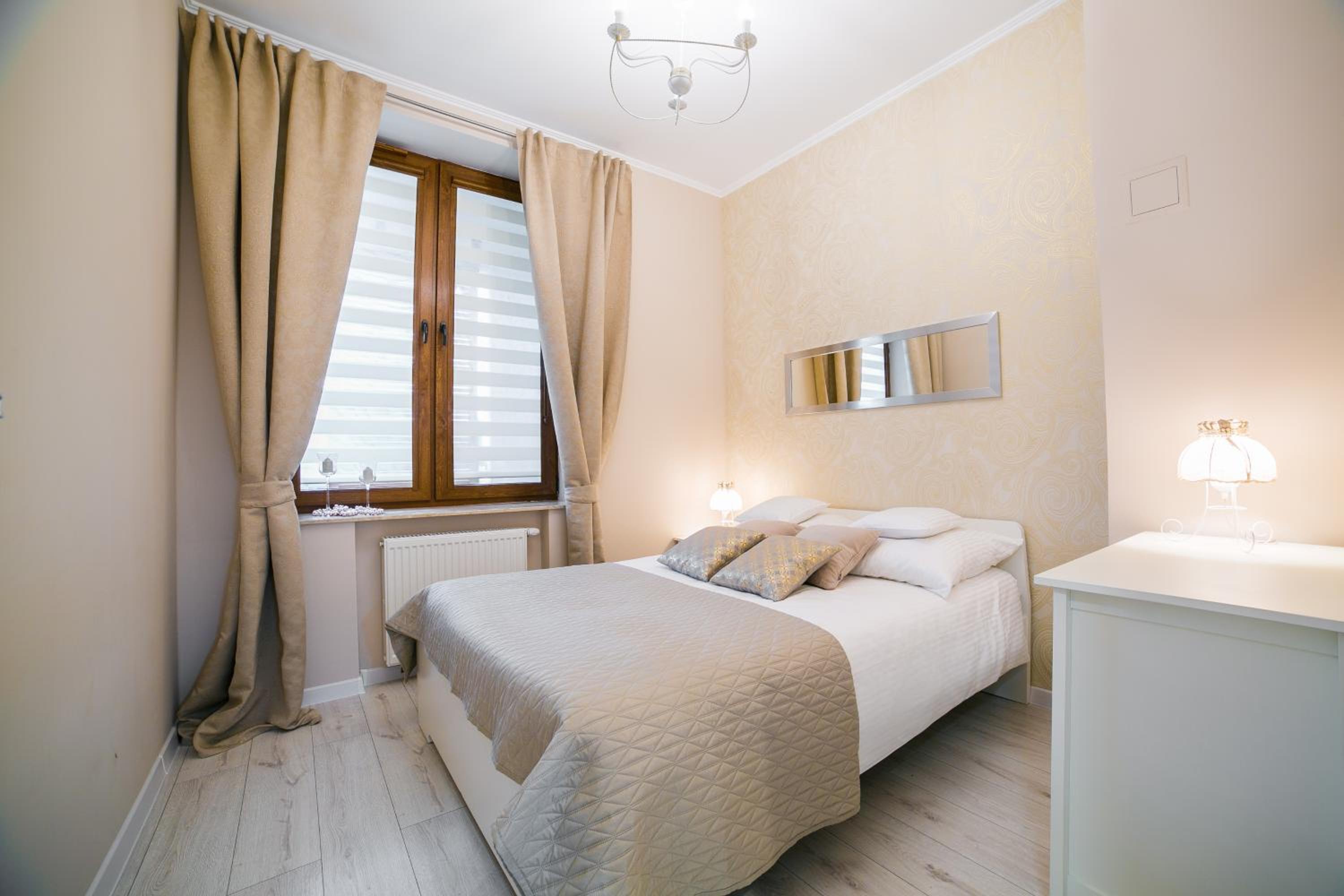 Apartment with Balcony photo 1