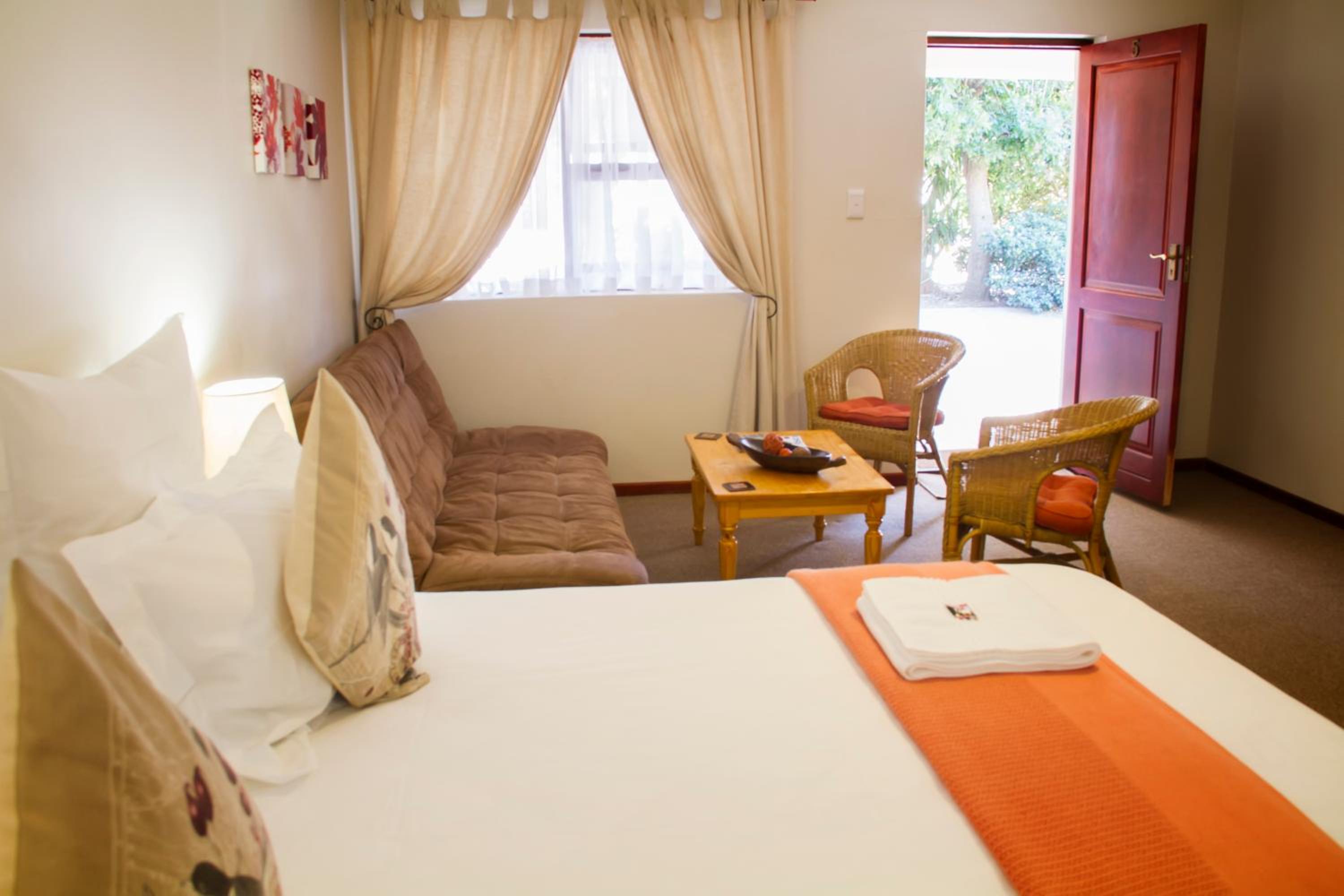 Large Double or Twin Room photo 3
