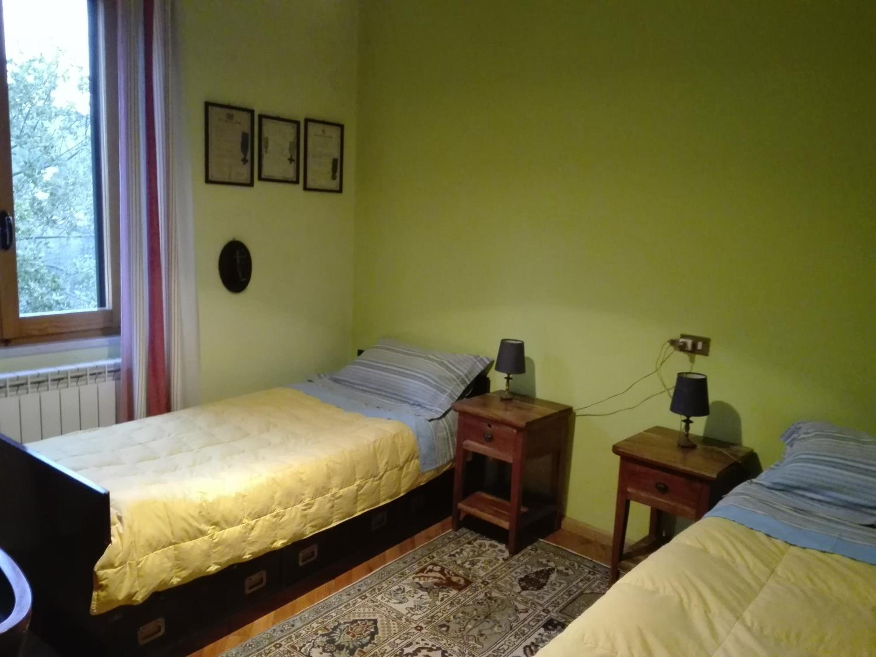 Twin Room with Shared Bathroom photo 2