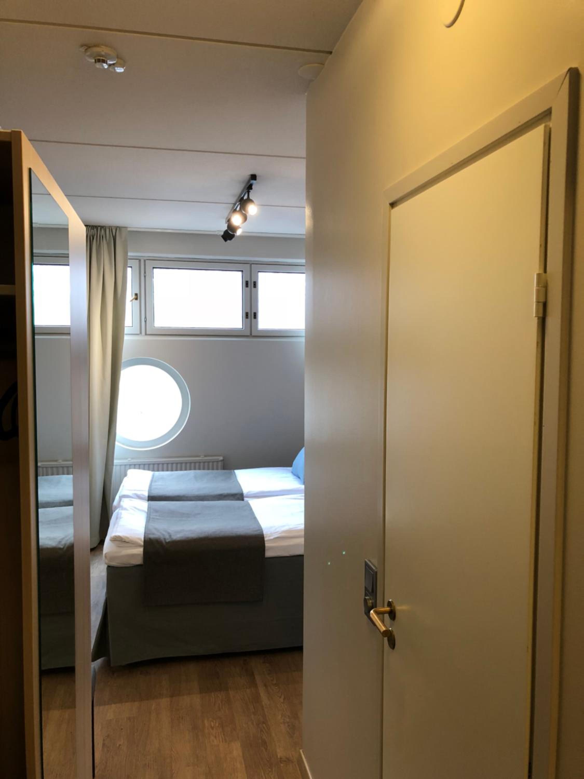 Standard Twin Room - Photo 12