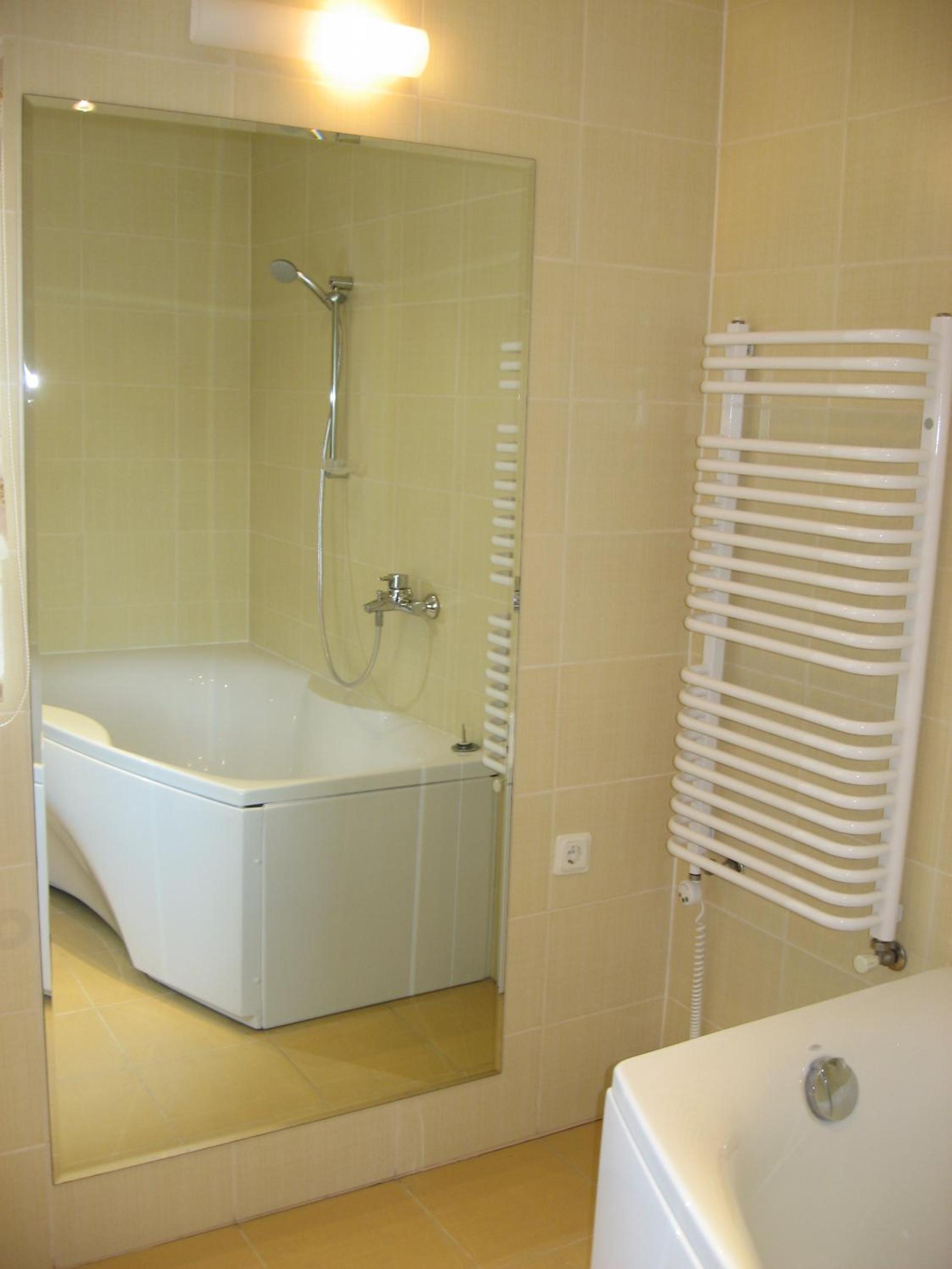 Three-Bedroom Apartment - Photo 10