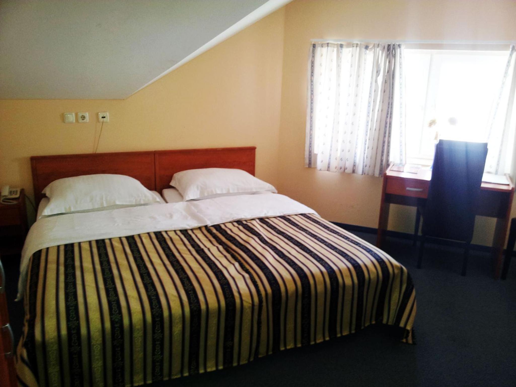 Double Room - Photo 17