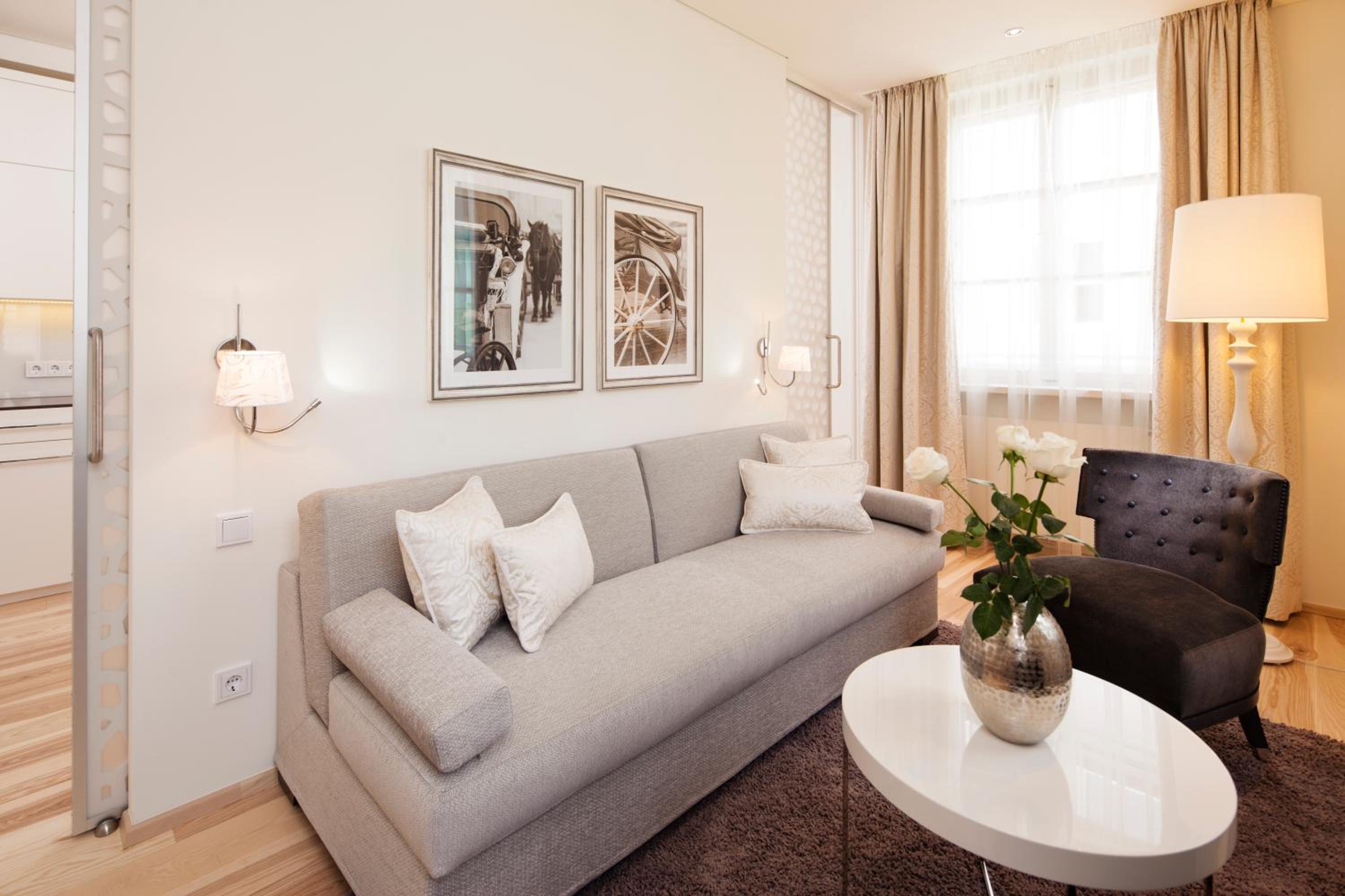 One-Bedroom Apartment - Photo 1